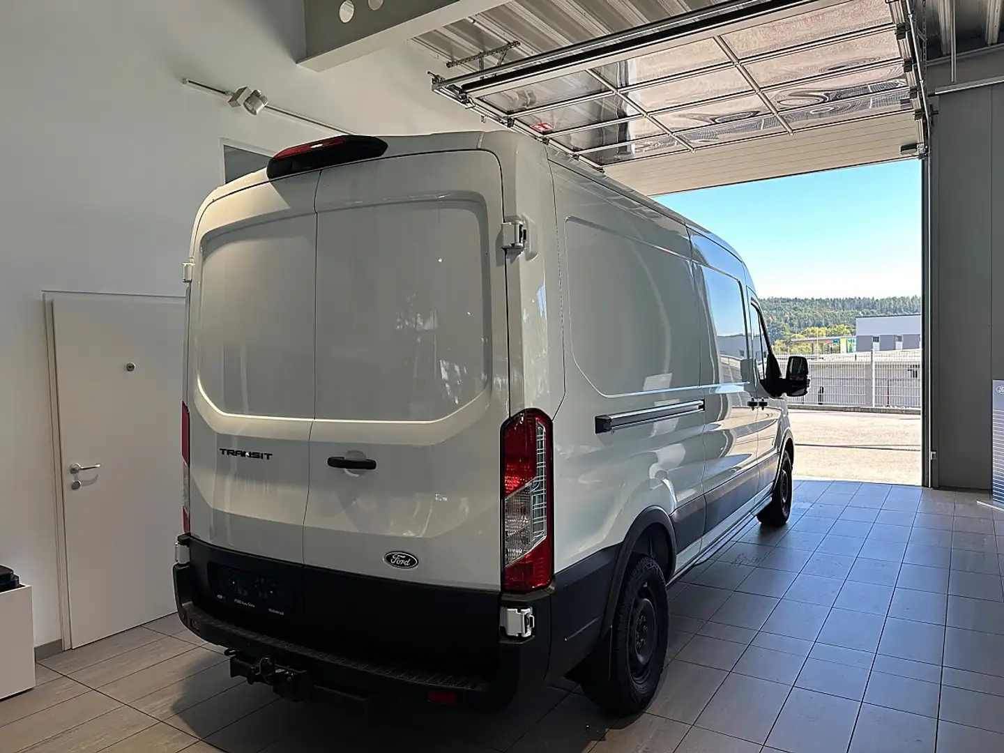 Ford Transit Transit Kasten 2,0 EcoBlue L2H2 350 Trend Weiß - 2