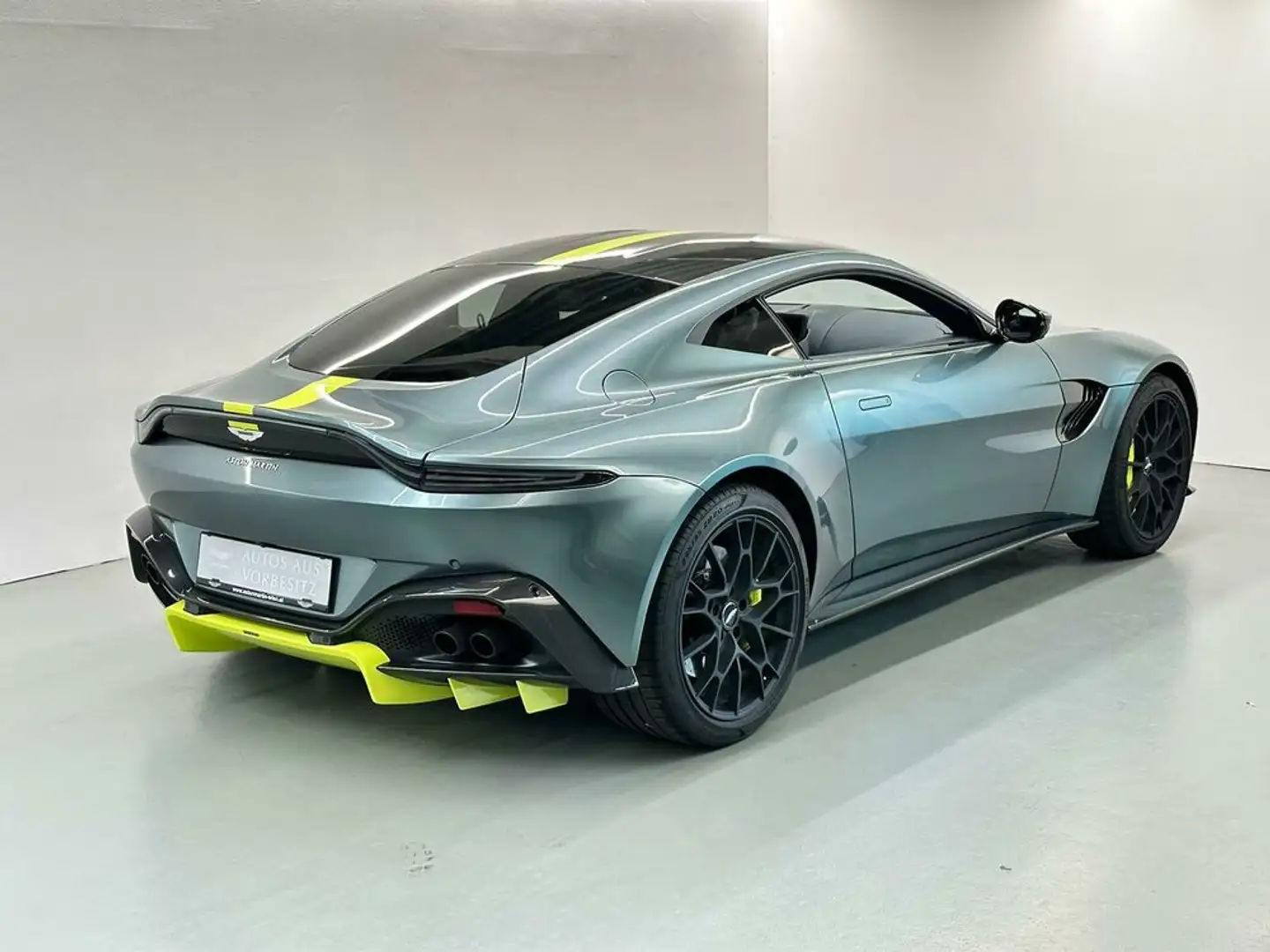 Aston Martin Vantage Coupe Manual | AMR | 1 of 59 Grün - 2