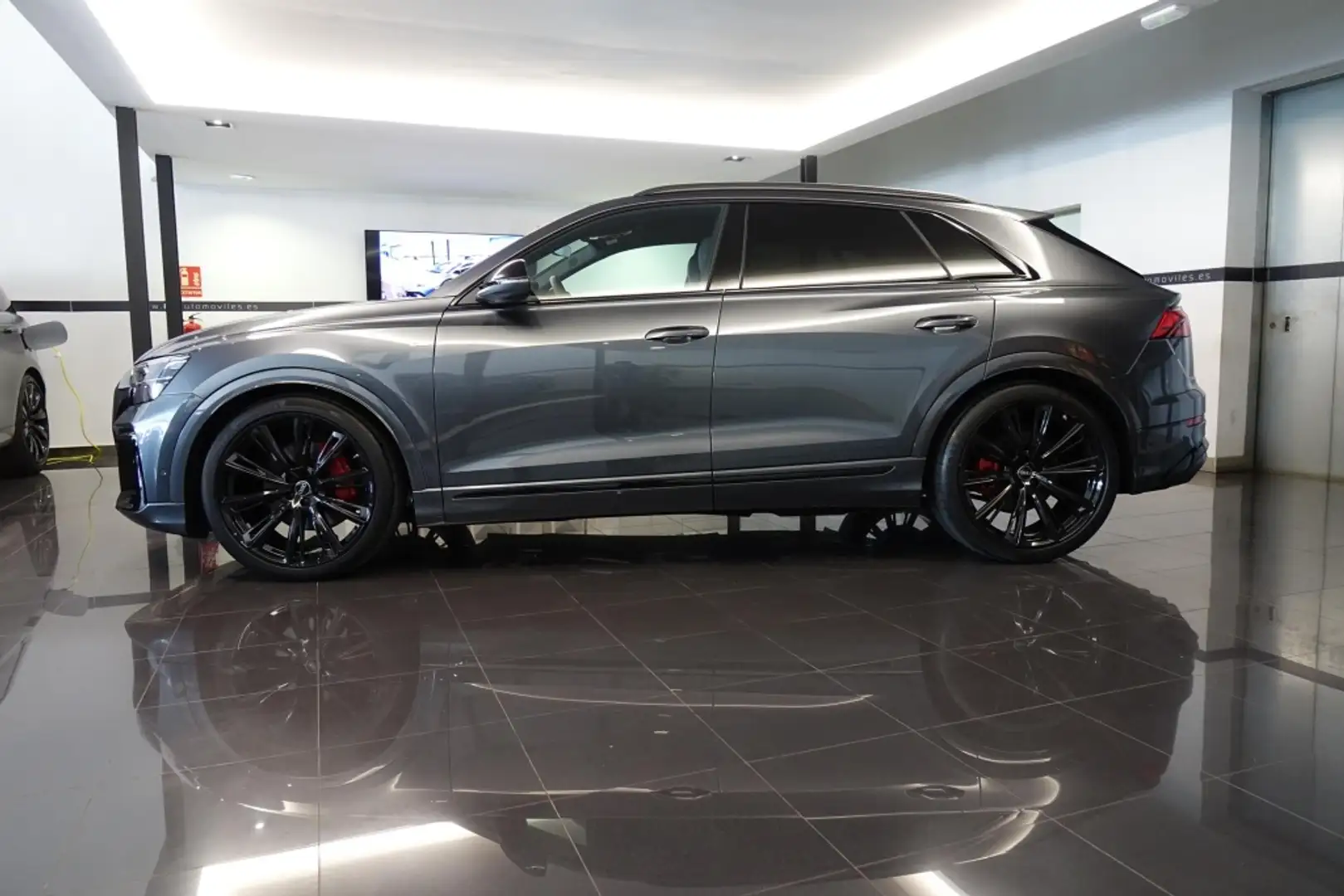 Audi Q8 50 TDI Black line quattro tiptronic 210kW Grijs - 2