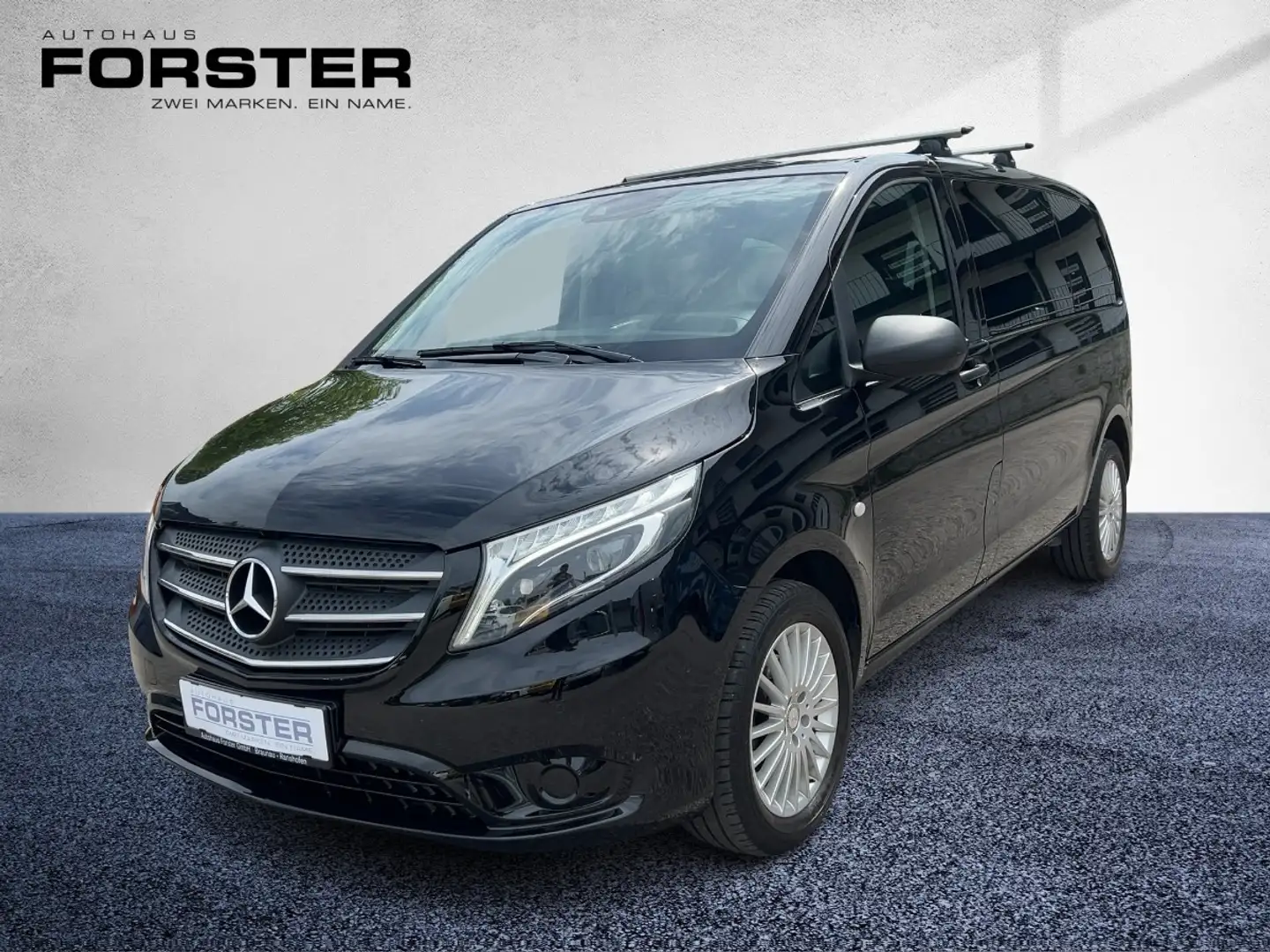 Mercedes-Benz Vito 111 BlueTEC Tourer PRO Kompakt LED PTS Shz Zwart - 1