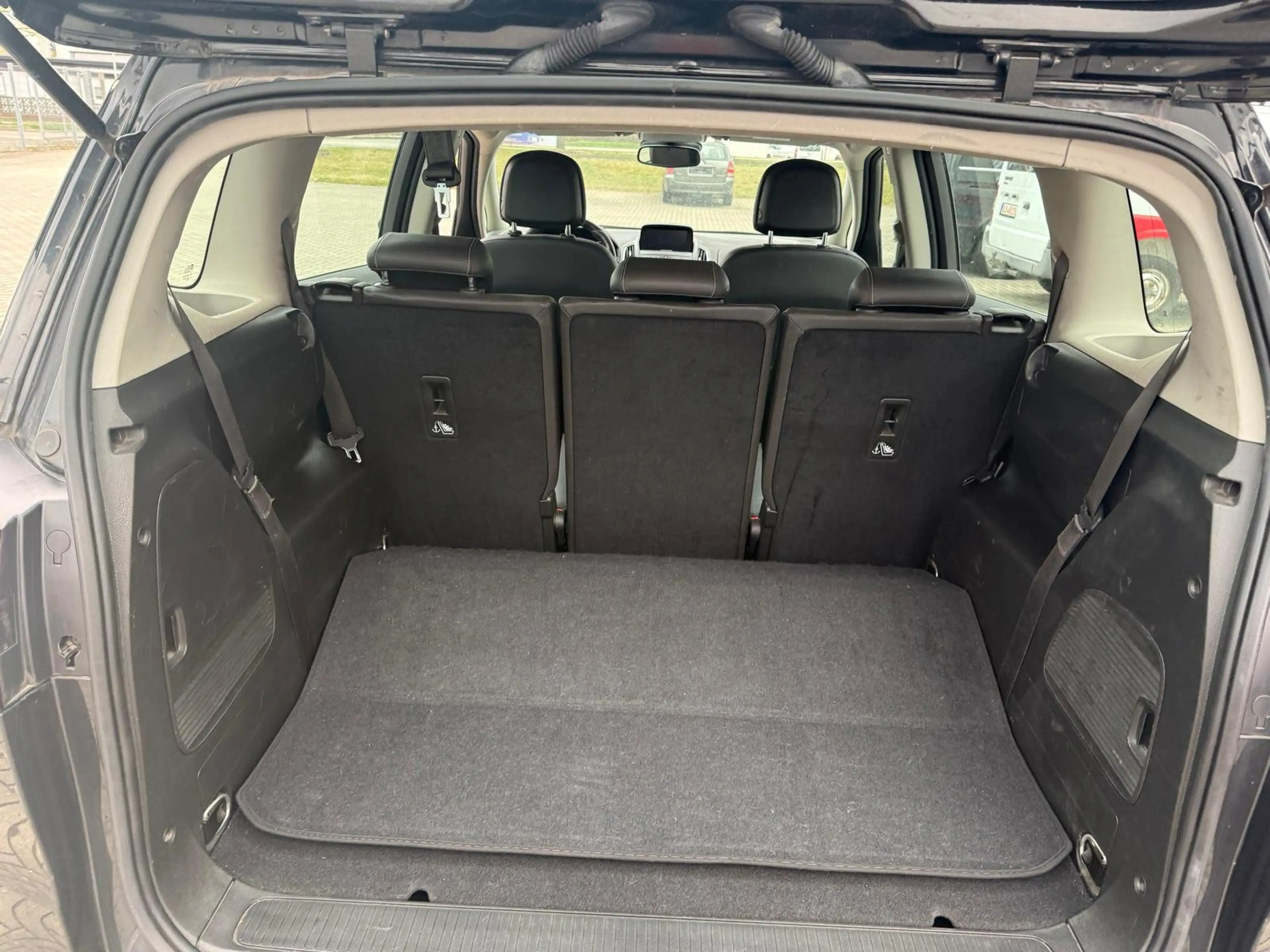Opel Zafira Tourer Edition — photo 10