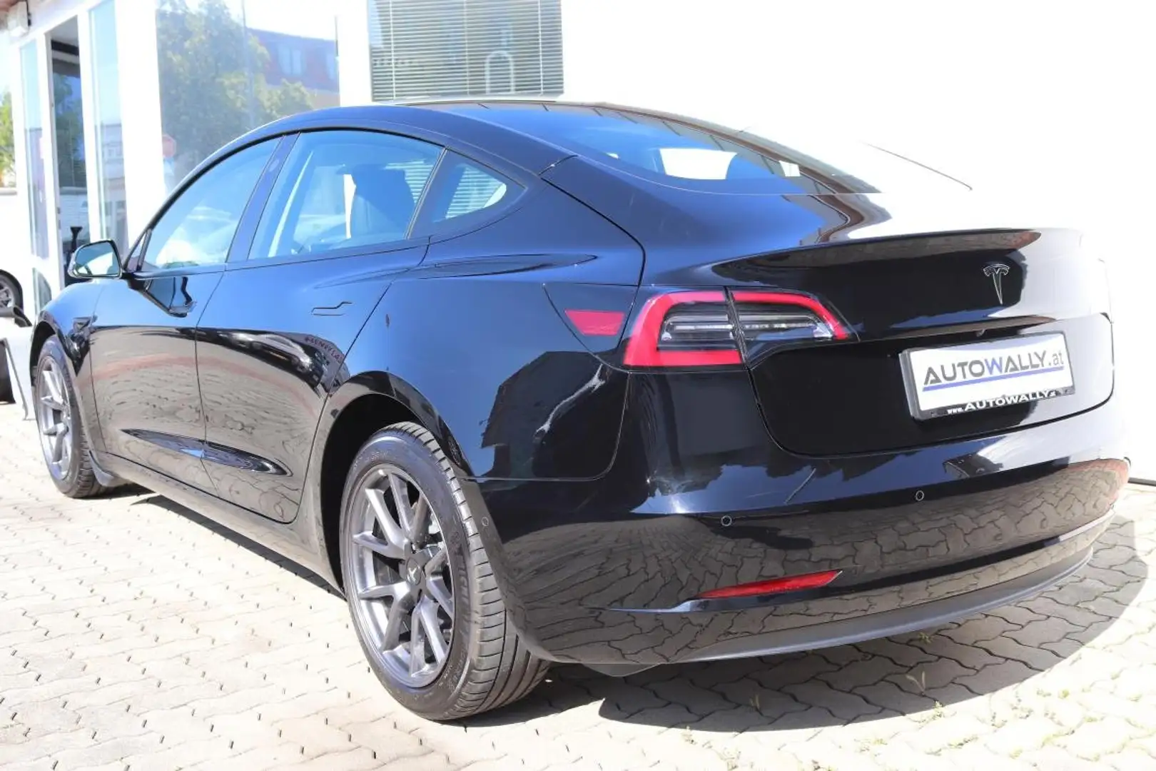 Tesla Model 3 Standard Range 57,5kWh Schwarz - 2