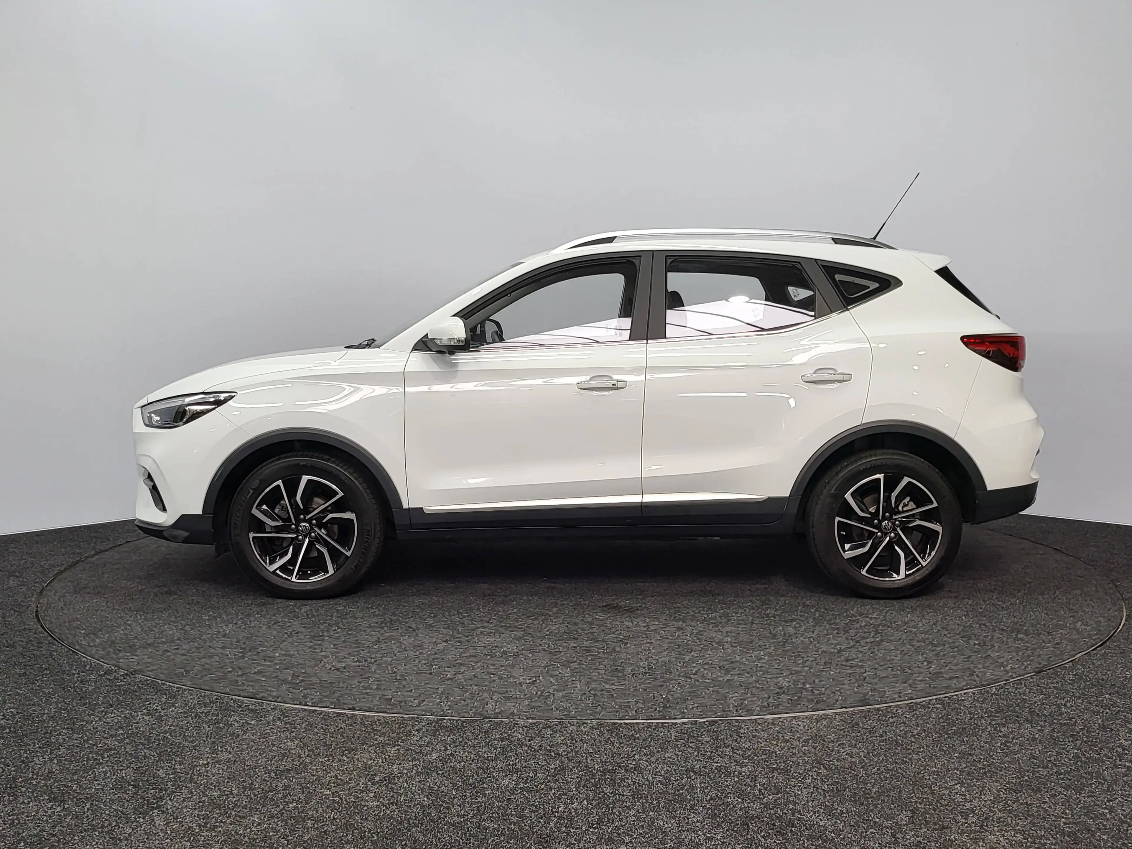 MG ZS 1.0 T-GDi Luxury | 2024 | Automaat | 28.544 km | Cam.360 | Led | Navi | CarPlay | DAB | Cruise | Leder | SuperDeal — photo 3