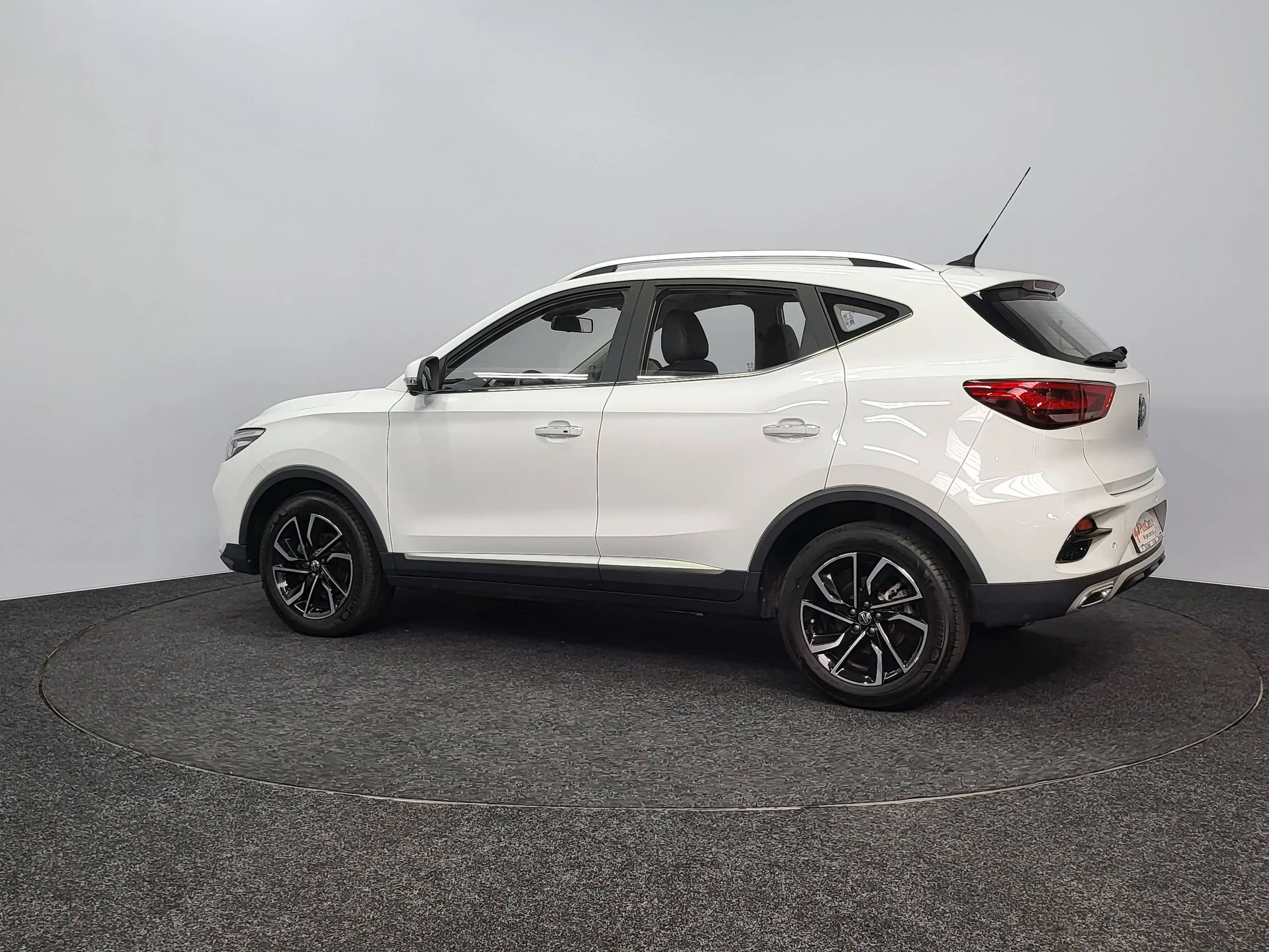 MG ZS 1.0 T-GDi Luxury | 2024 | Automaat | 28.544 km | Cam.360 | Led | Navi | CarPlay | DAB | Cruise | Leder | SuperDeal — photo 4