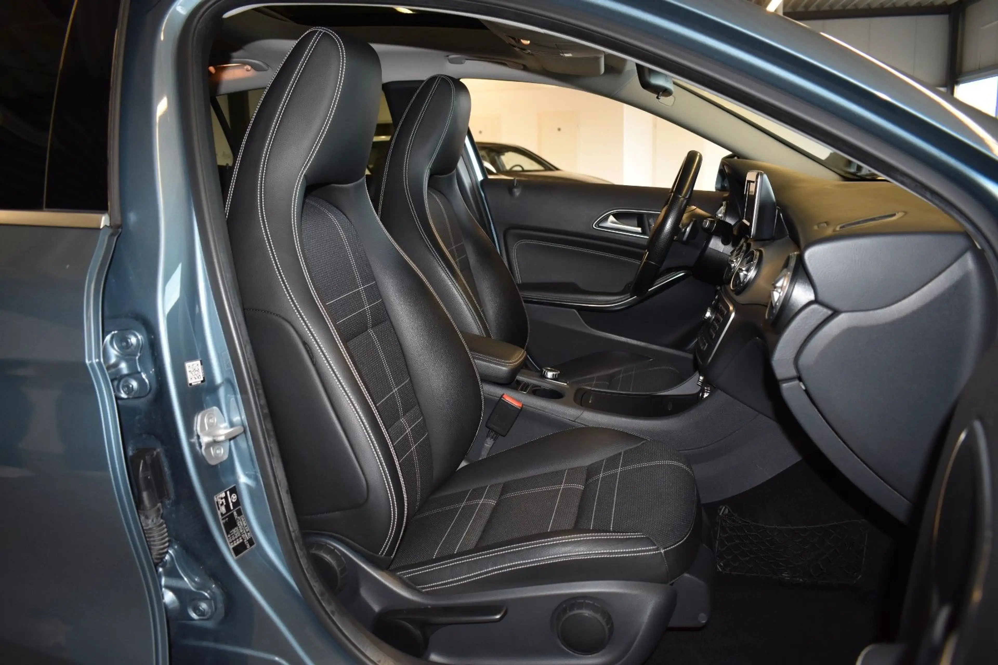 Mercedes-Benz GLA 200 CDI / d AUT./XENON/NAVI/KAMERA/AHK — photo 10
