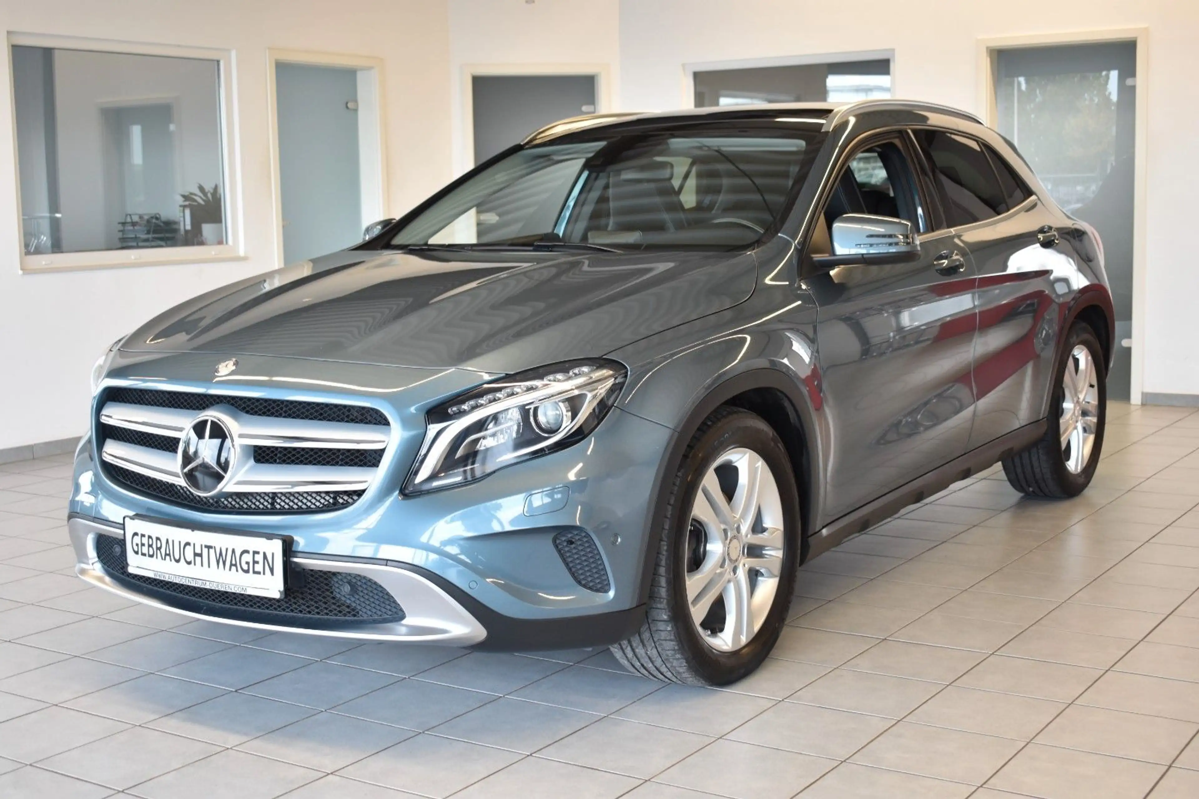 Mercedes-Benz GLA 200 CDI / d AUT./XENON/NAVI/KAMERA/AHK — photo 3