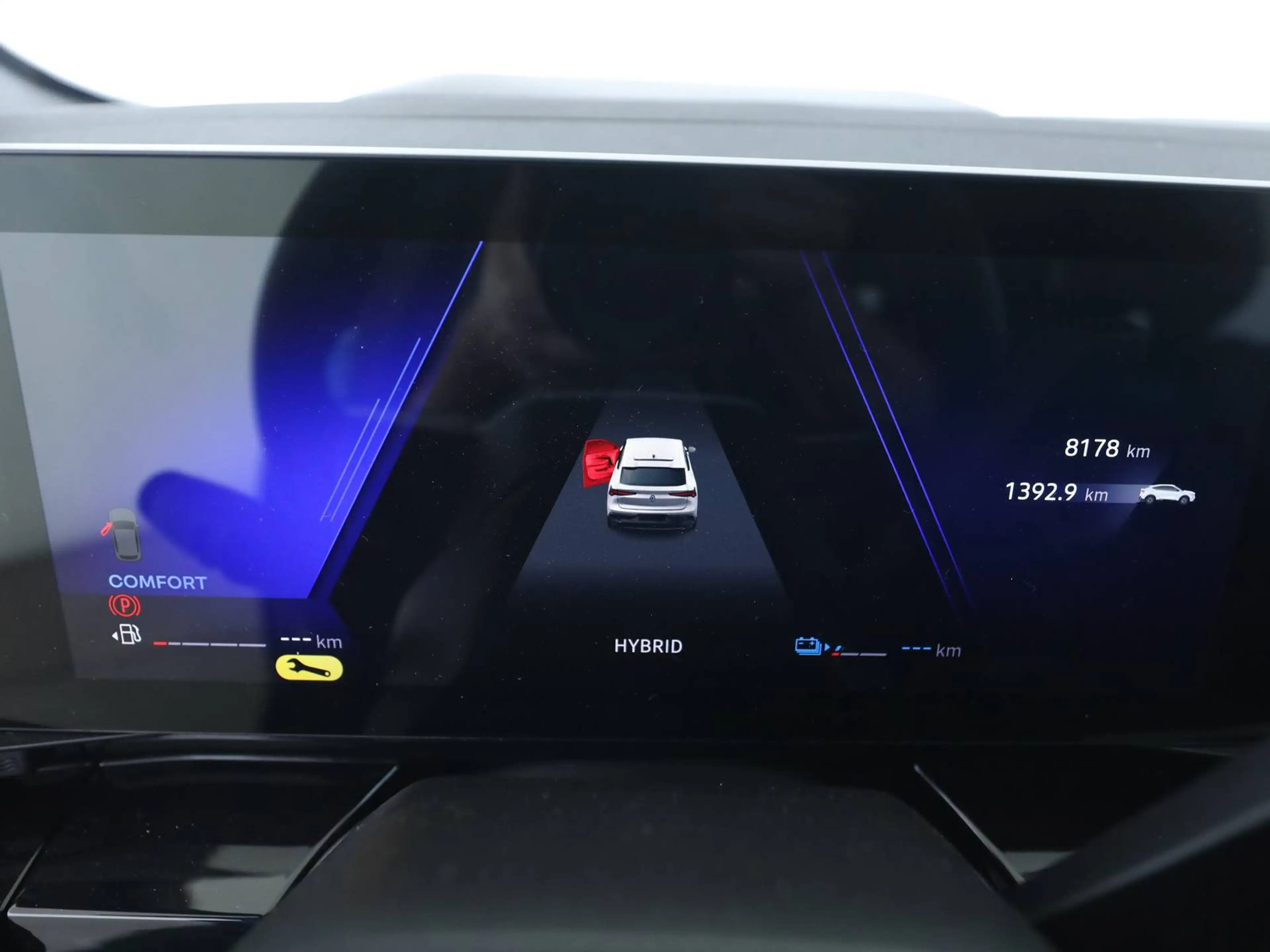 Renault Rafale 300 E-Tech Plug-in Hybrid 4x4 Atelier Alpine — photo 7