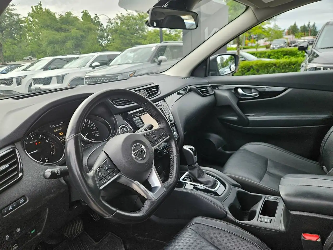 Nissan Qashqai снимка Nissan Qashqai