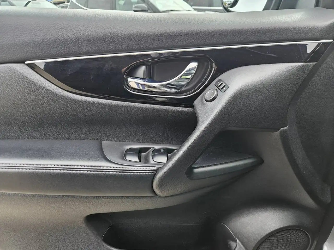 Nissan Qashqai снимка Nissan Qashqai