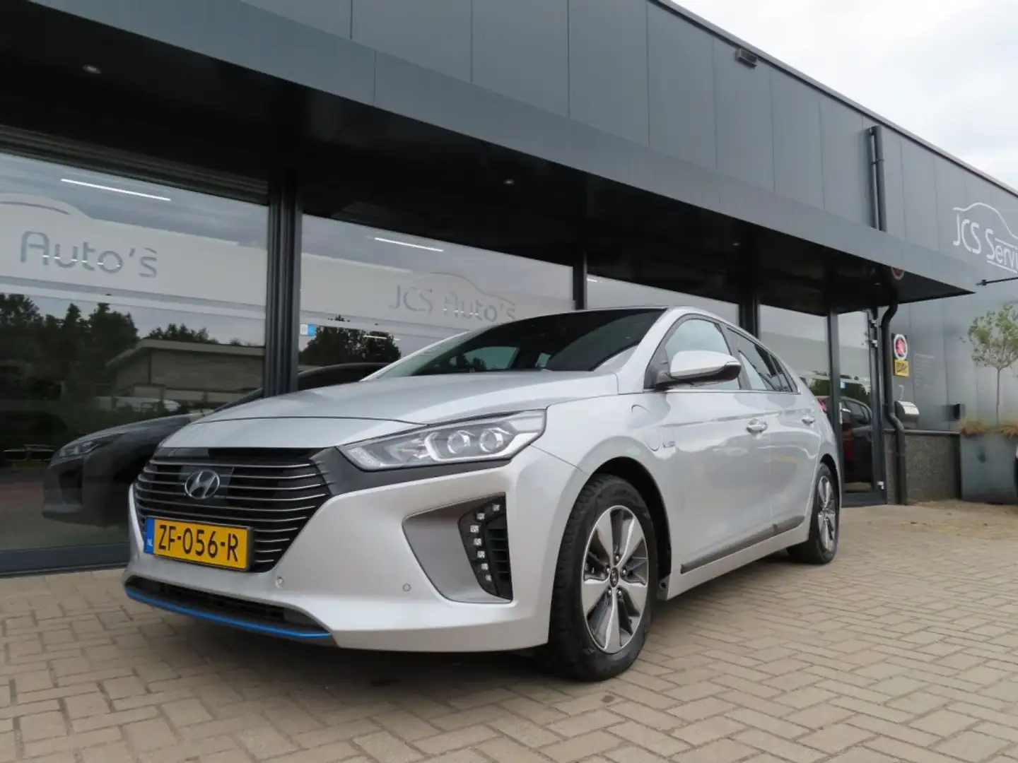 Hyundai IONIQ 1.6 GDI PHEV Premium Leder Open Dak Trekhaak 2019 Grijs - 1