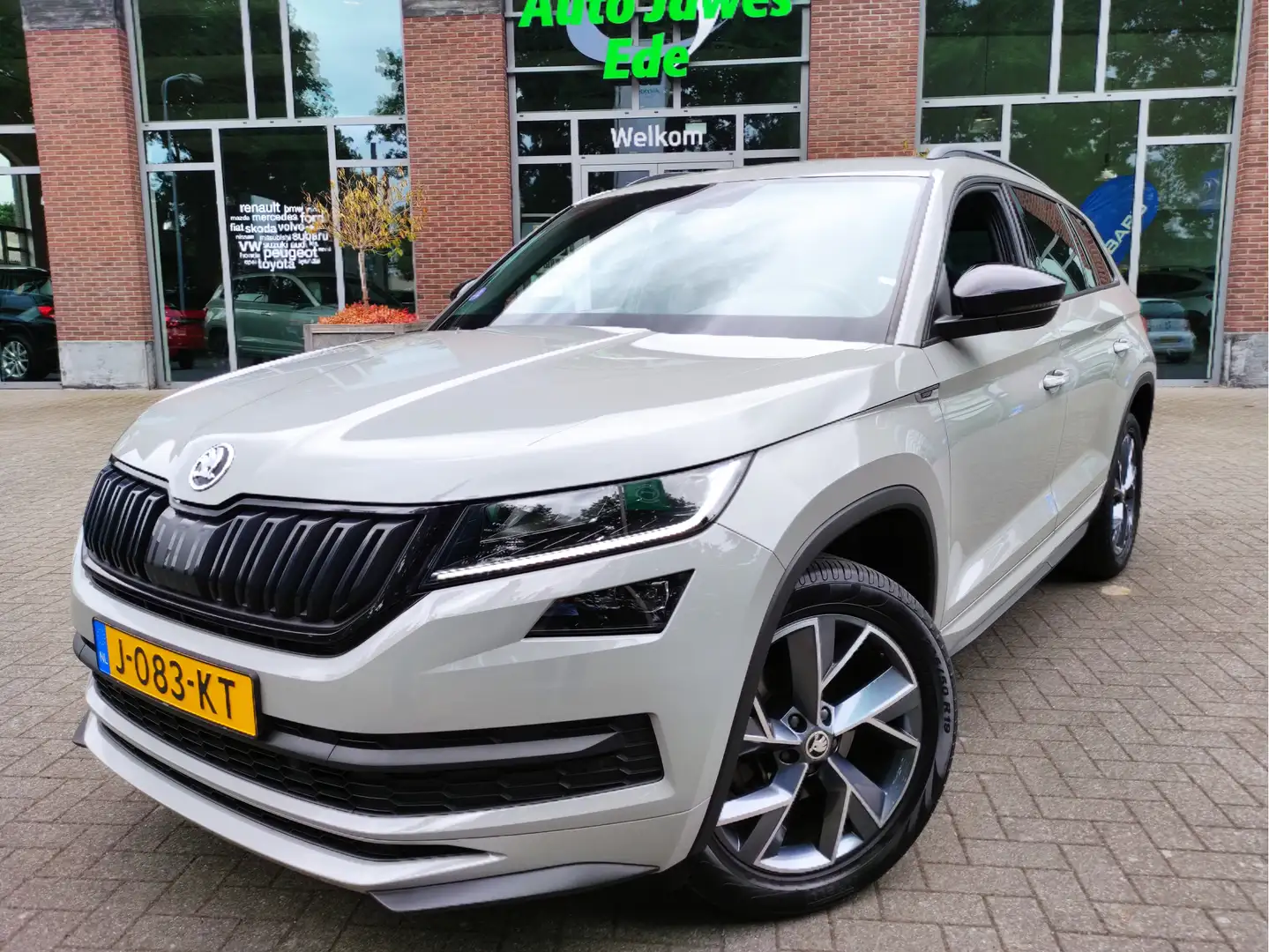 Skoda Kodiaq 1.5 TSI DSG Sportline Business Wegklapbare trekhaa Grijs - 1