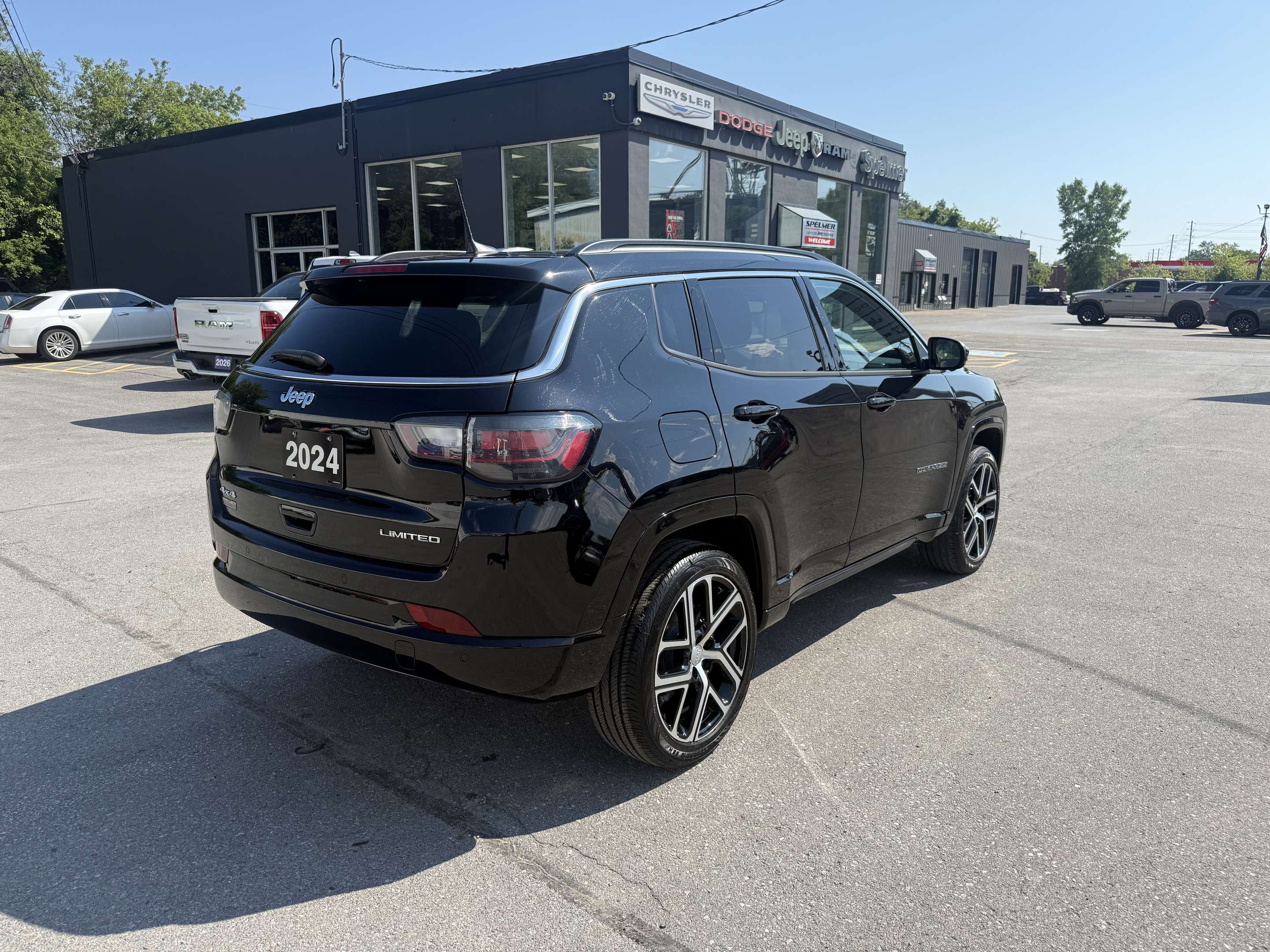 2024 Jeep Compass ELITE LIMITED 4X4 - COOLED SEATS- NAV- AUTO PRKG — снимка 1