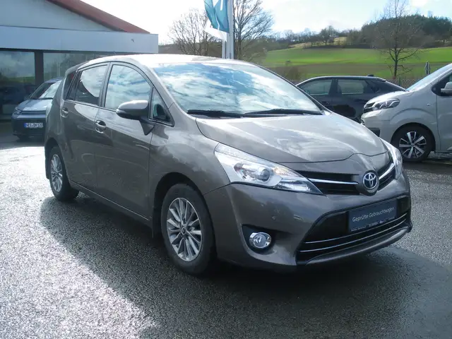 Toyota Verso Verso Diesel 1.6 D-4D 5-Sitzer Start/Stop Comfort