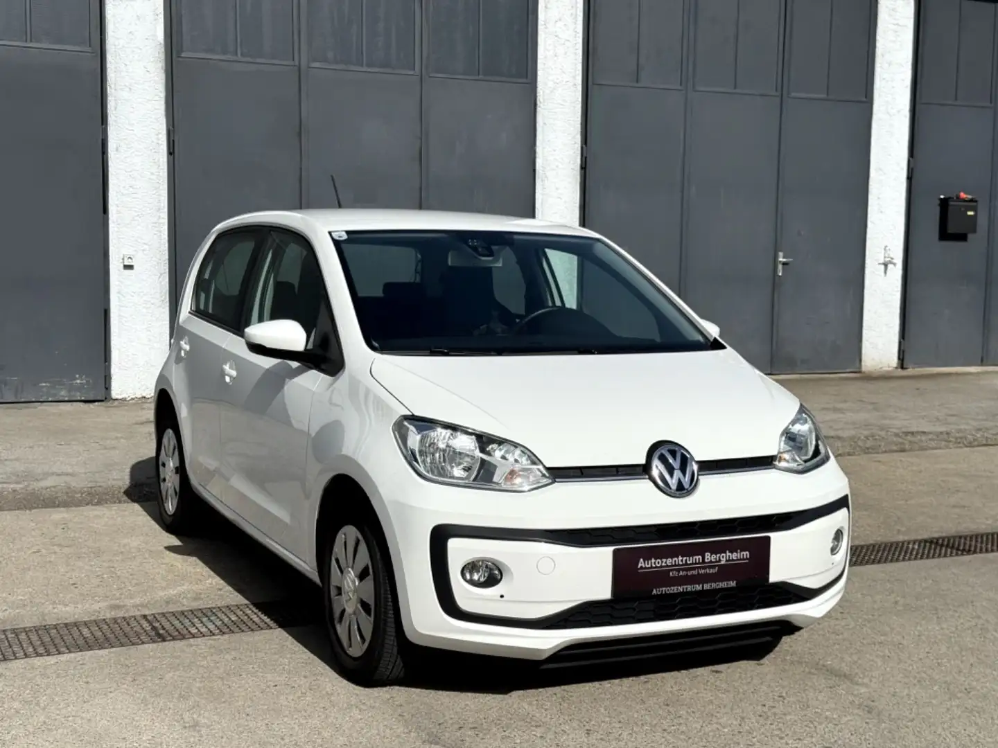 Volkswagen up! 1,0 Comfortline BMT Weiß - 1