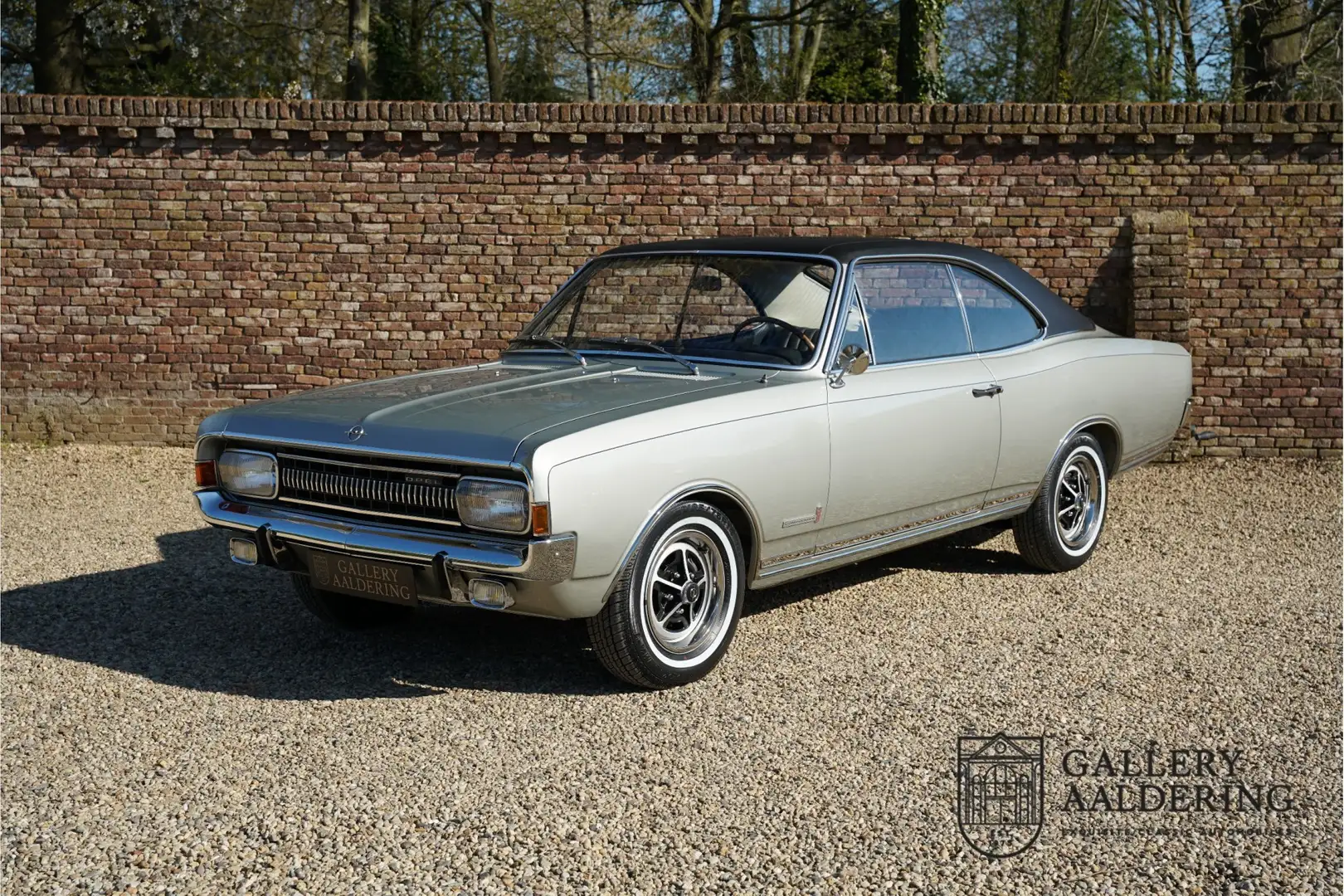 Opel Commodore 2500 S Coupé Dutch delivered car, early series Com Gris - 1