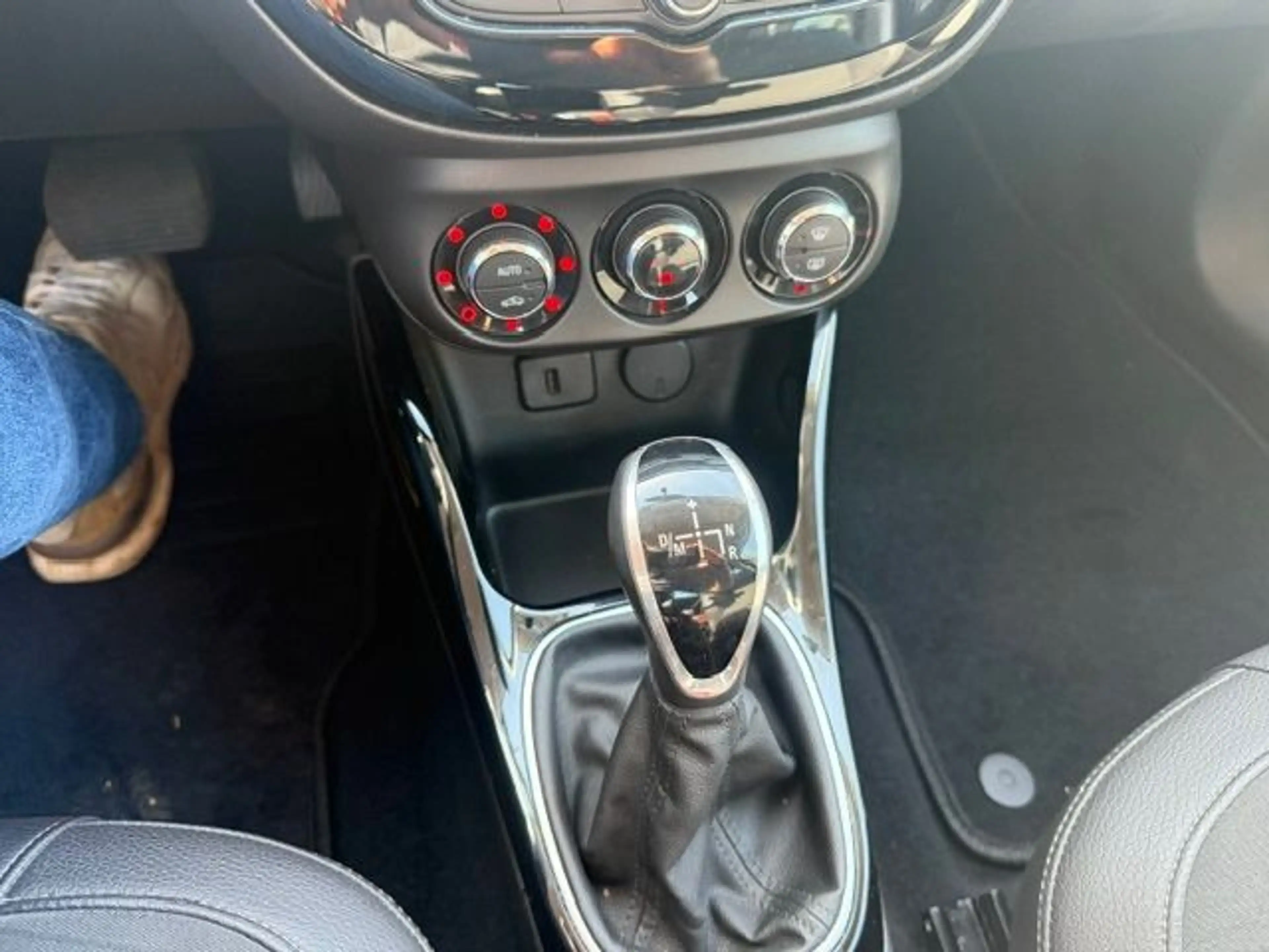 Opel Adam Unlimited easytronic — photo 13