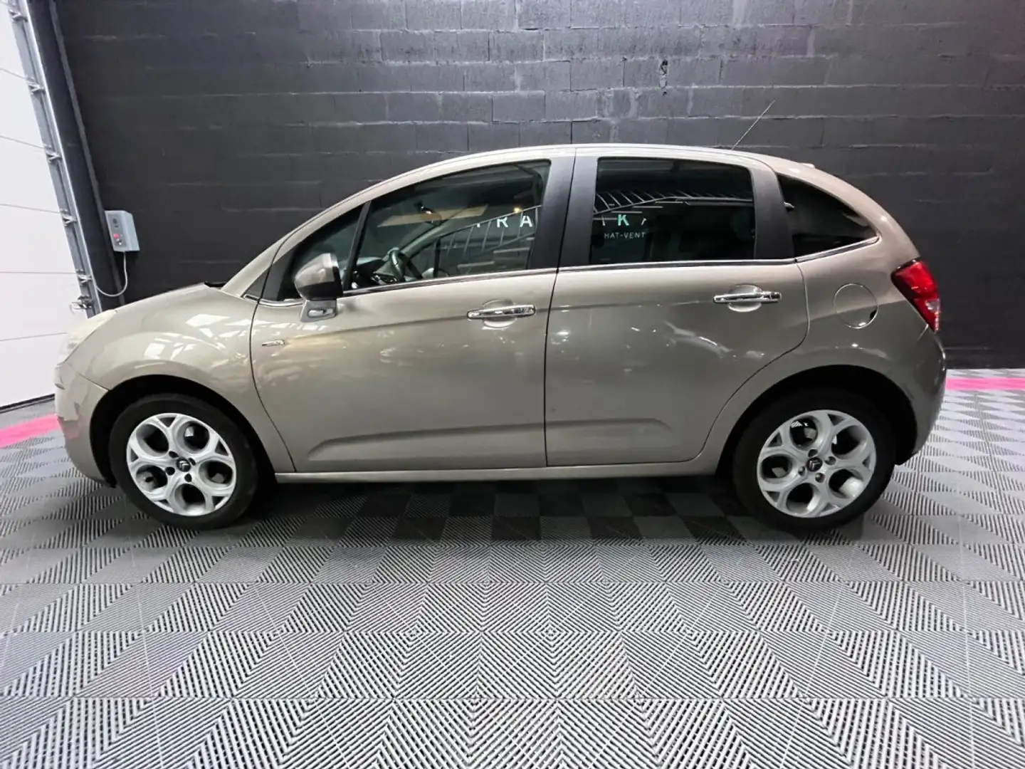 Citroen C3 VTi 120 Airdream Exclusive Beige - 2