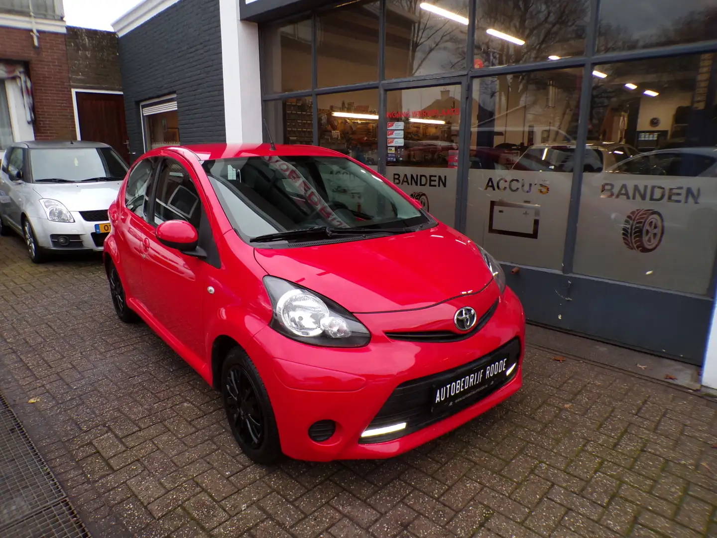 Toyota Aygo 1.0 VVT-i Comfort AIRCO,NIEUWE APK !!! ""ZONDAG OP Rot - 2