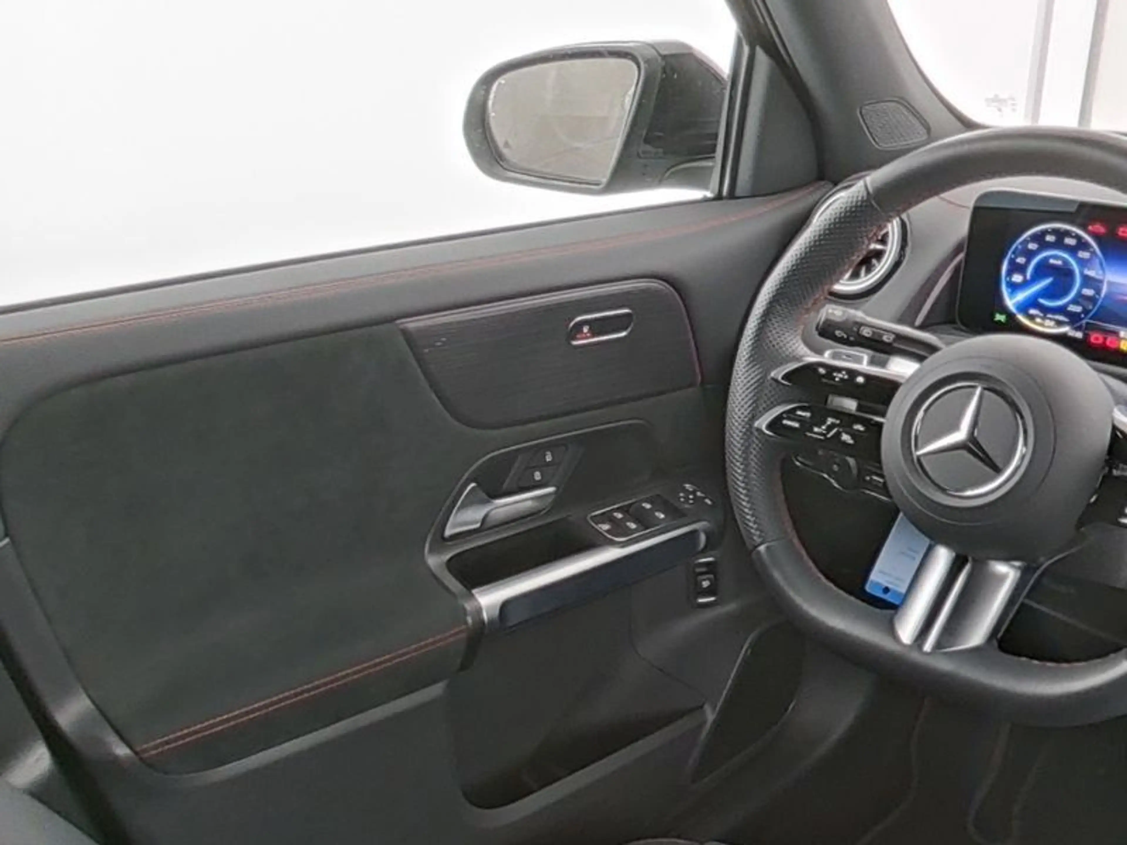Mercedes-Benz EQB 350 4M AMG-ADVANCED NIGHT SOUND 360° WINTER — photo 6