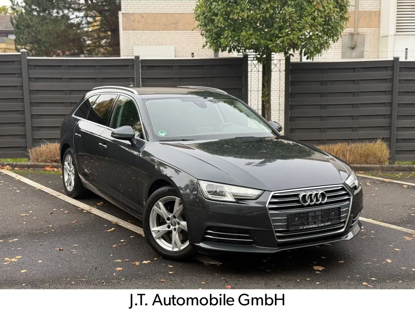 Audi A4 Avant sport ultra,S-line,Navi,E6,Erstehand Grau - 1