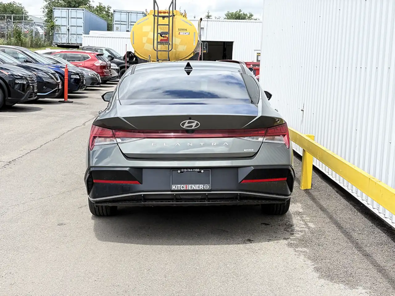 Hyundai ELANTRA снимка Hyundai ELANTRA