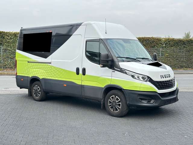 Imagine Iveco Iveco DAILY 35-140 2.3 E6 / L2H2 Hi-Matic