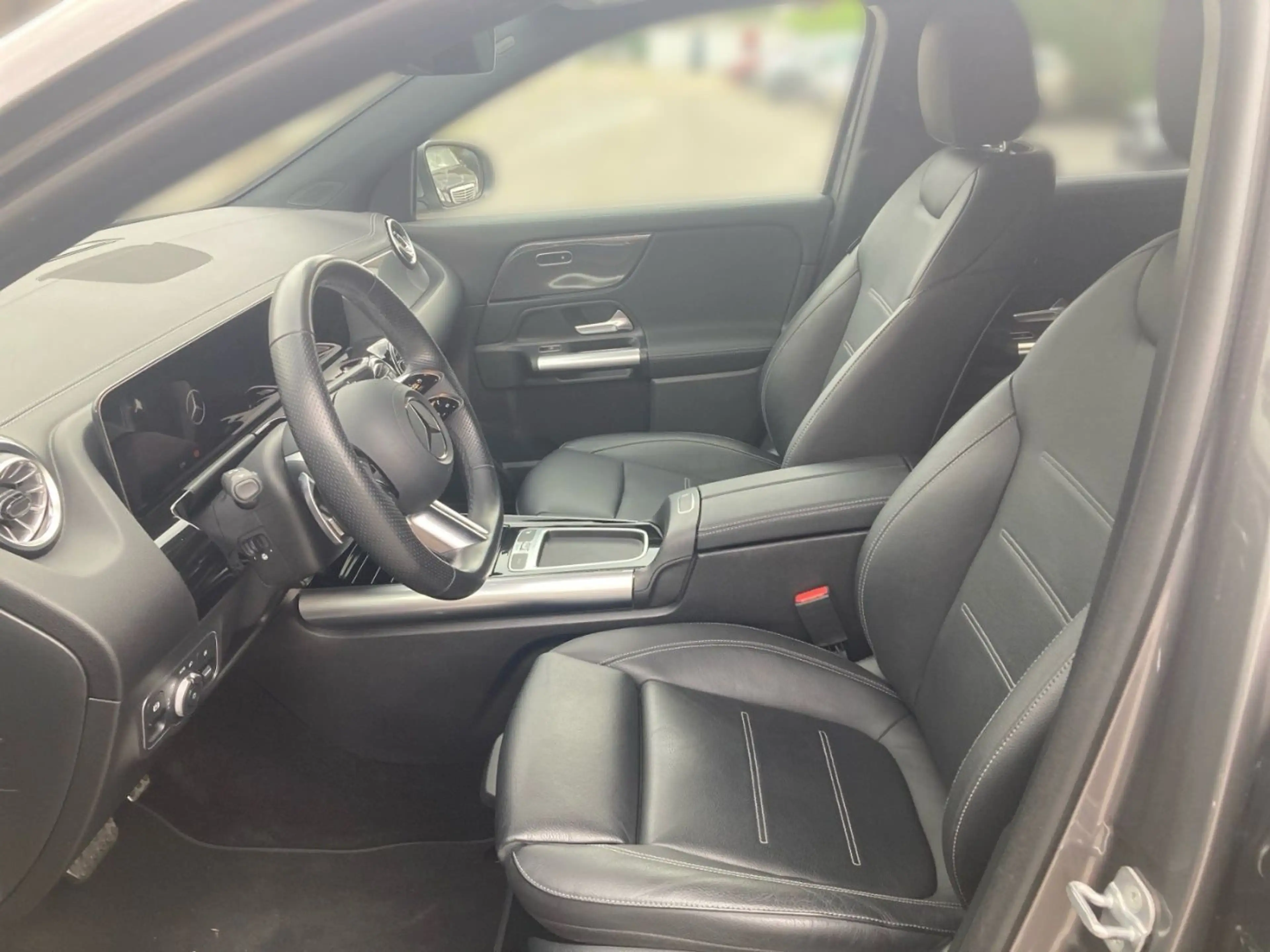 Mercedes-Benz GLA 200 d AMG Line KeyGo PTS Shz Ambi Mbeam eHeck — photo 6