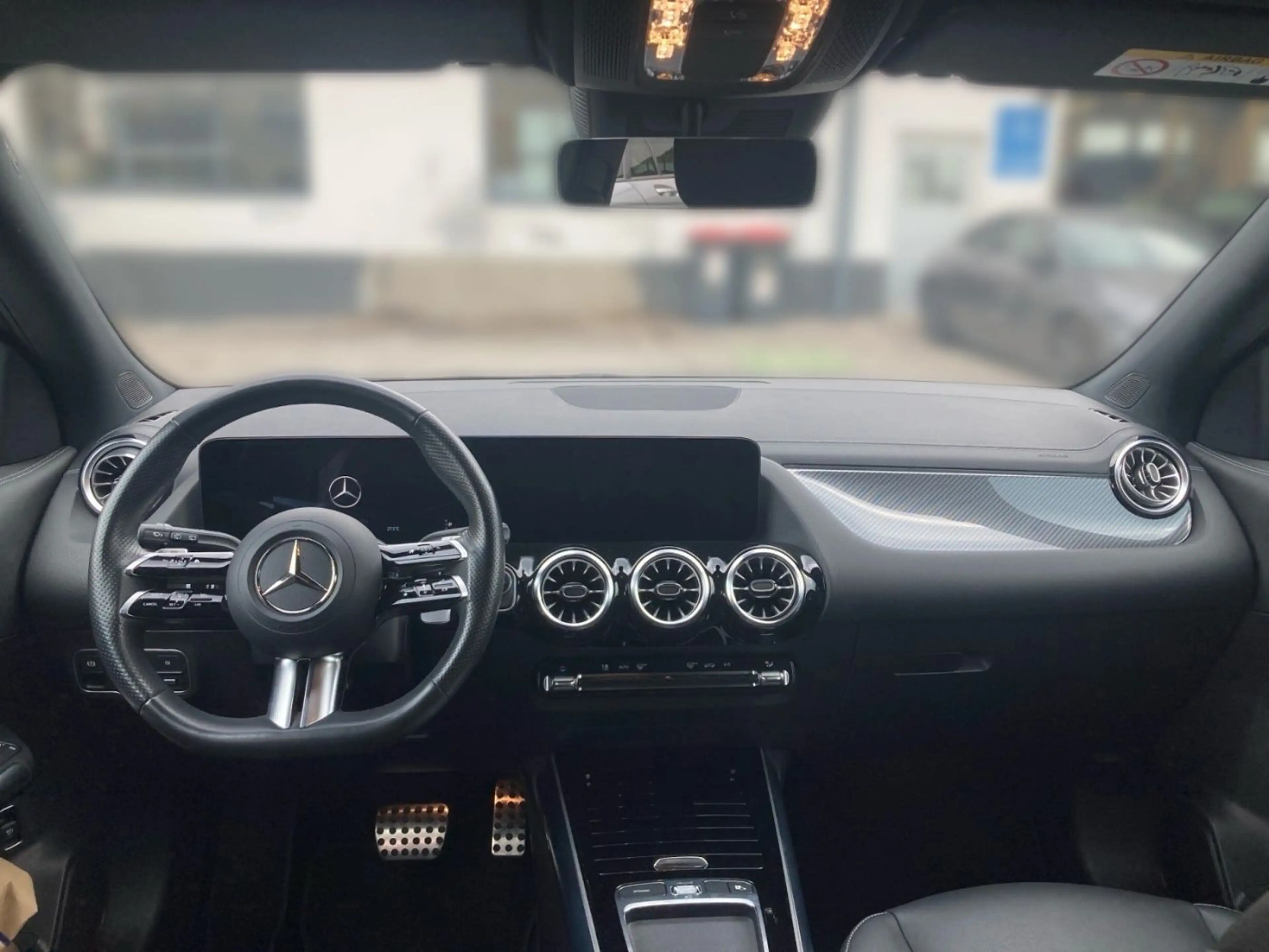 Mercedes-Benz GLA 200 d AMG Line KeyGo PTS Shz Ambi Mbeam eHeck — photo 9