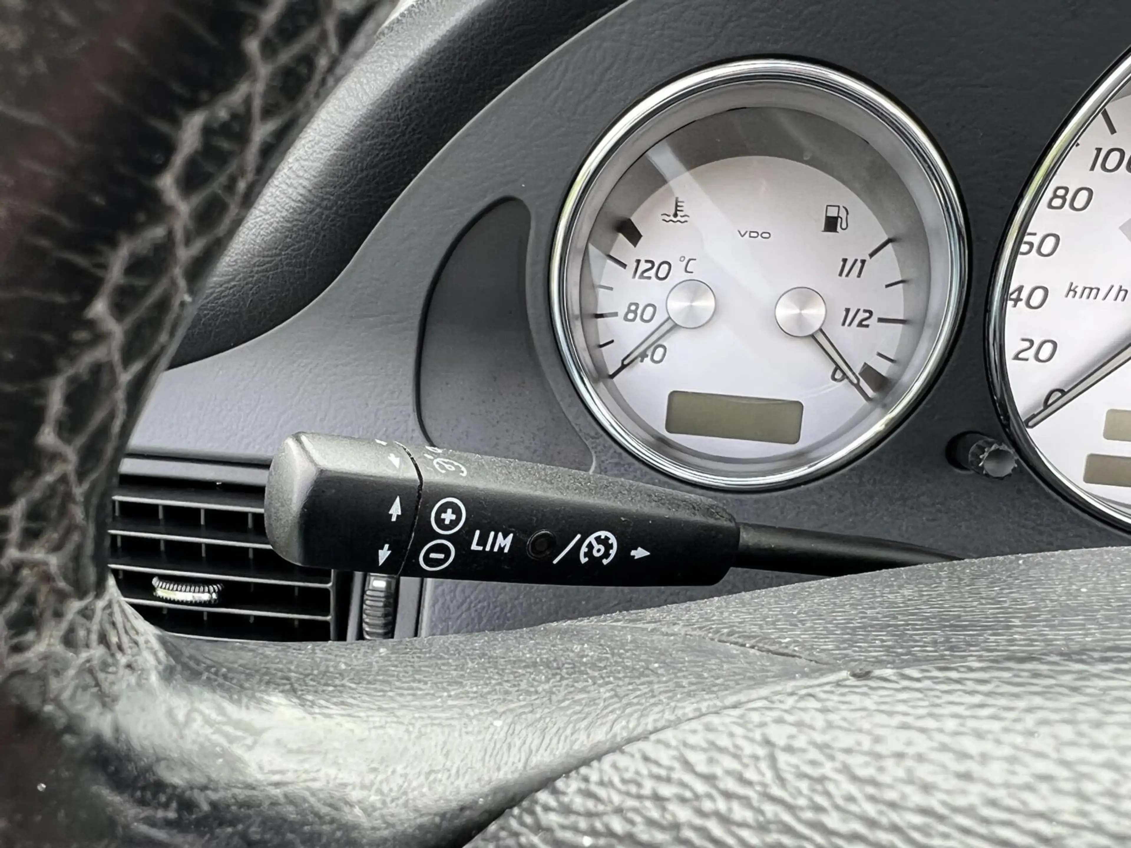 Mercedes-Benz SLK 320 Special Edition — photo 16