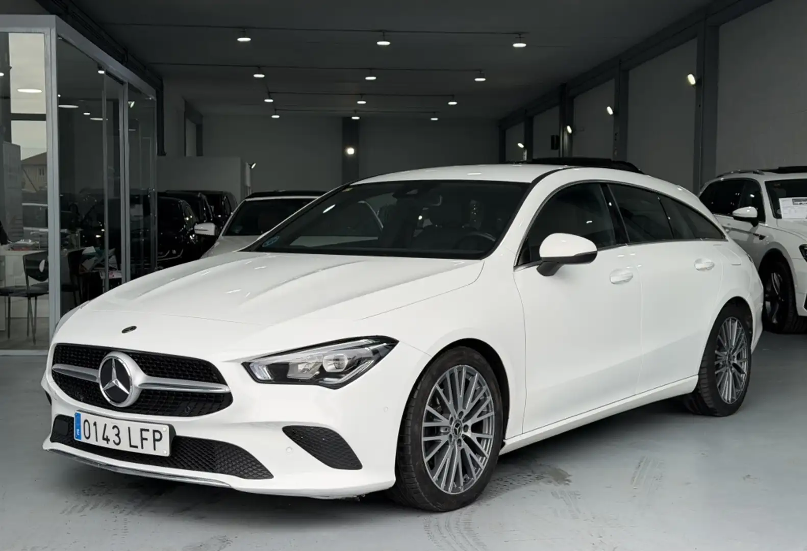 Mercedes-Benz CLA 200 Shooting Brake 200d 8G-DCT (4.75) Blanco - 1