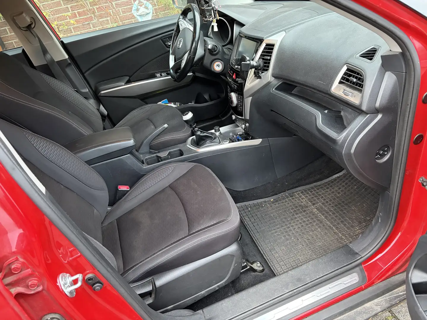 SsangYong Tivoli e-XDi 160 4WD Quartz - 1