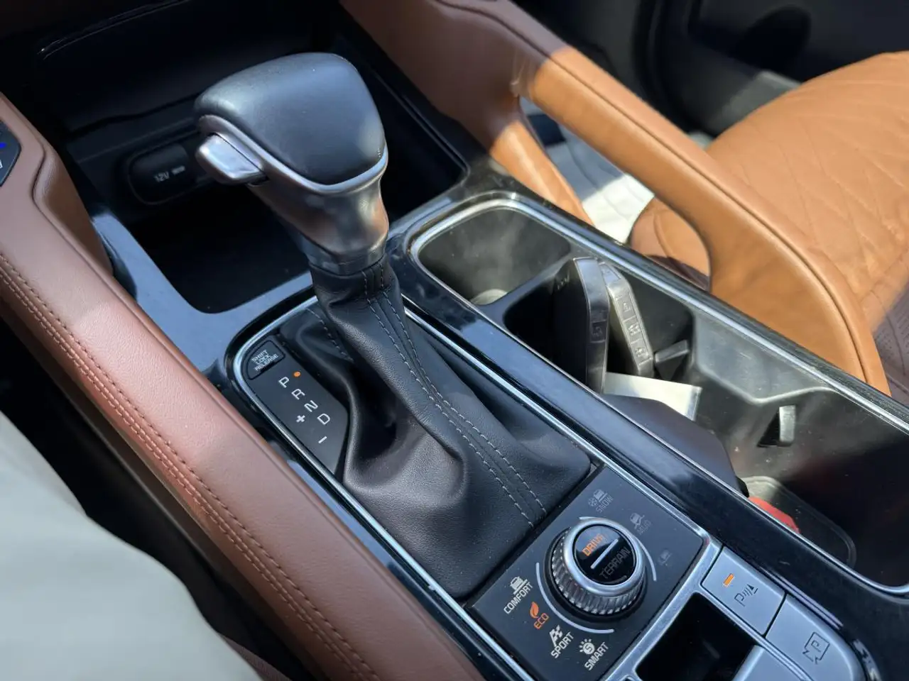 Kia Telluride снимка Kia Telluride