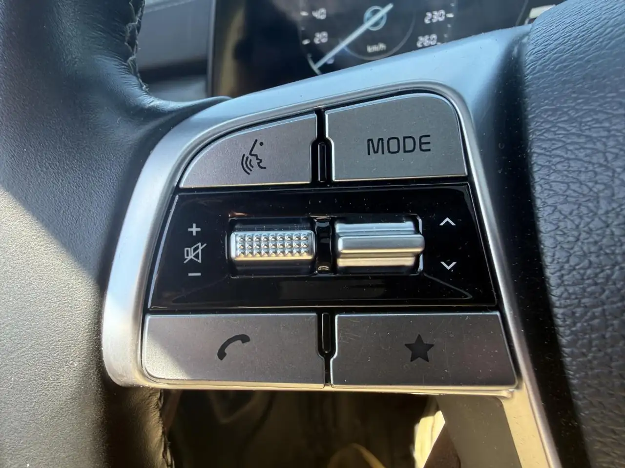 Kia Telluride снимка Kia Telluride