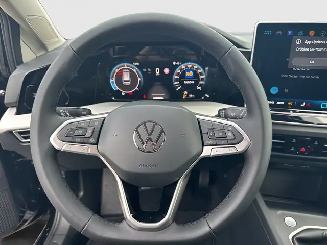 Volkswagen Golf view 11