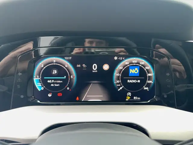 Volkswagen Golf view 12