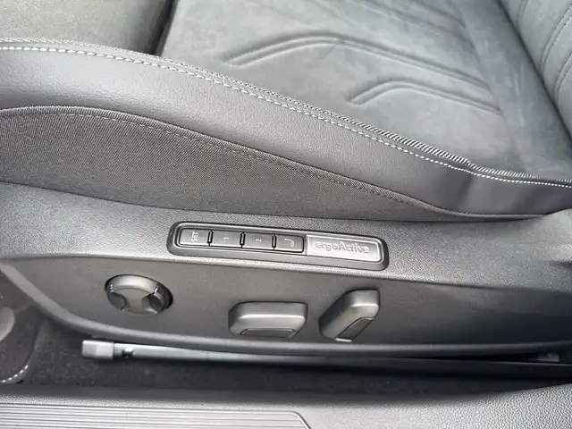 Volkswagen Golf view 10