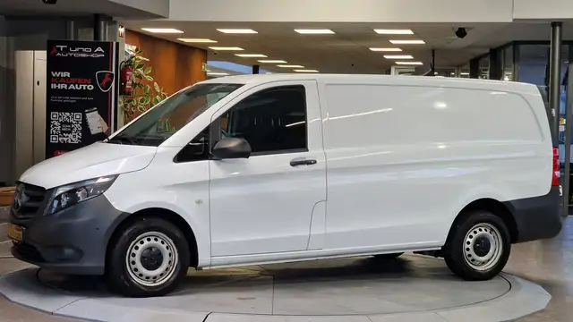 Mercedes-Benz Vito view 5