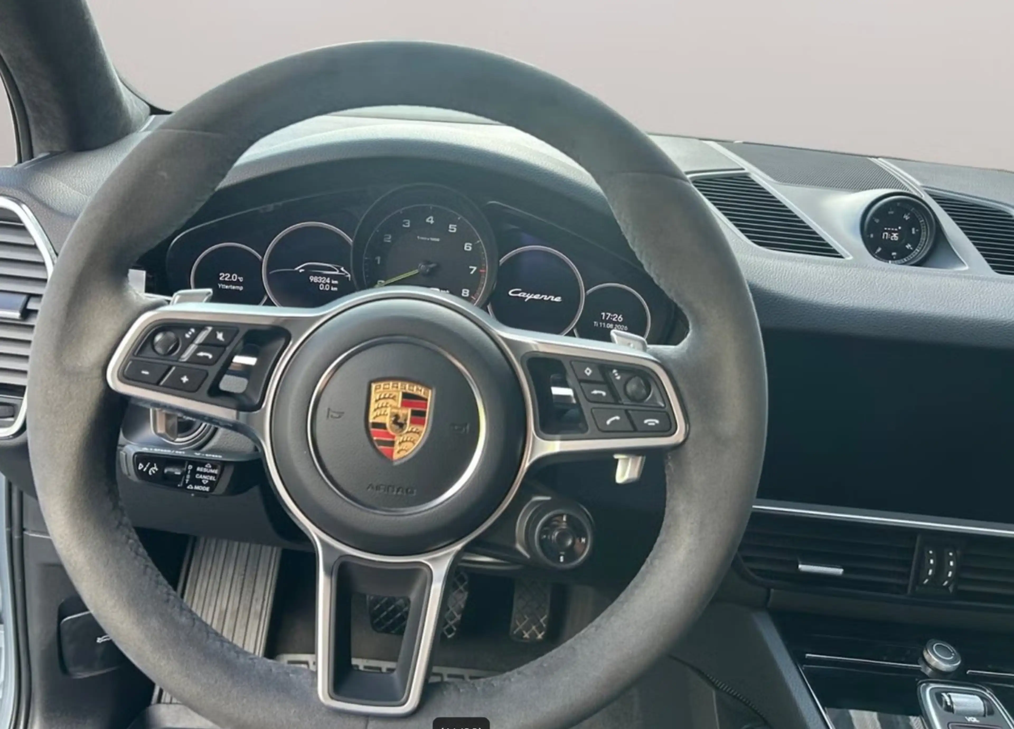 Porsche Cayenne E-Hybrid — photo 25