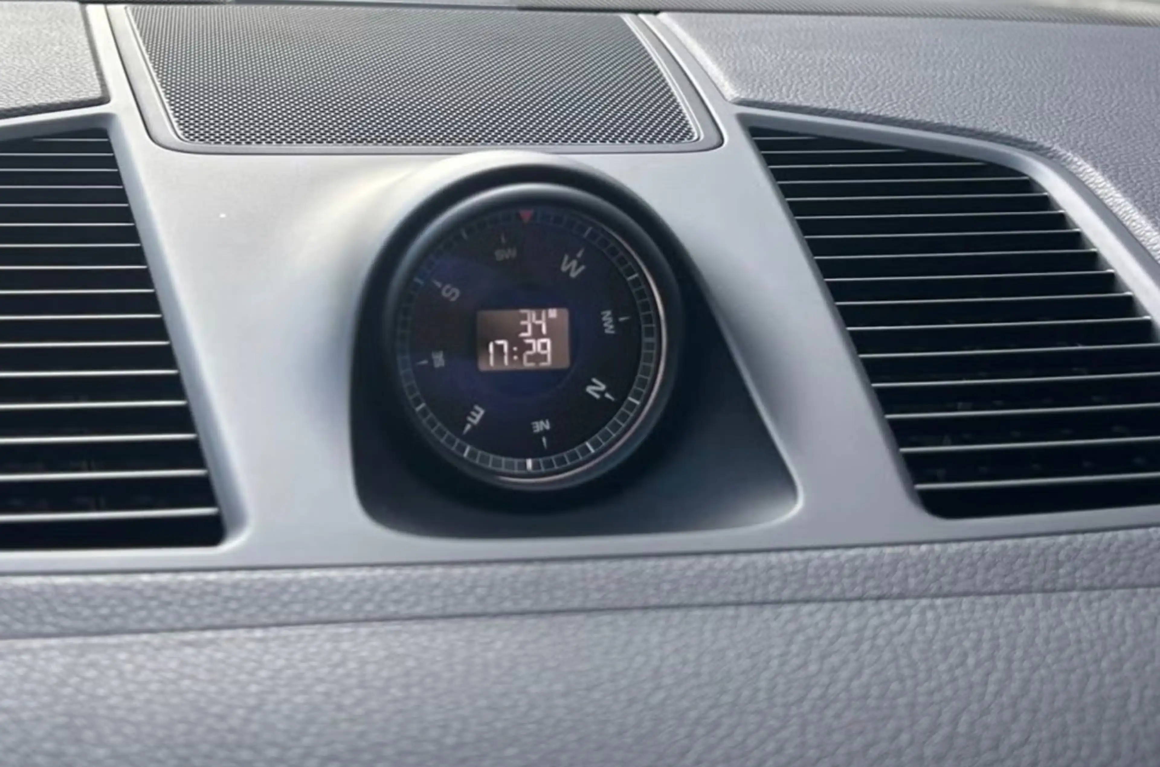 Porsche Cayenne E-Hybrid — photo 12