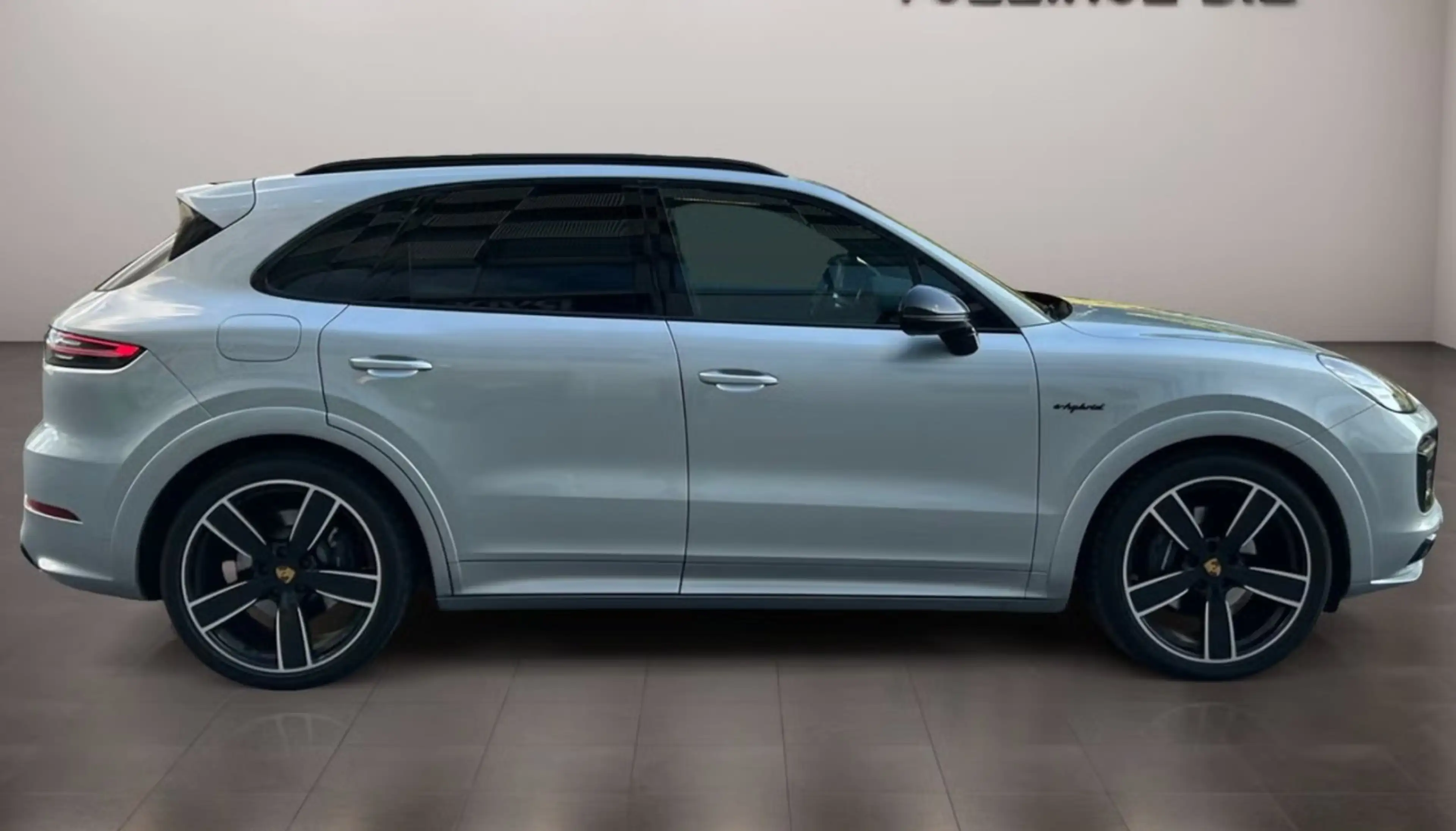 Porsche Cayenne E-Hybrid — photo 29