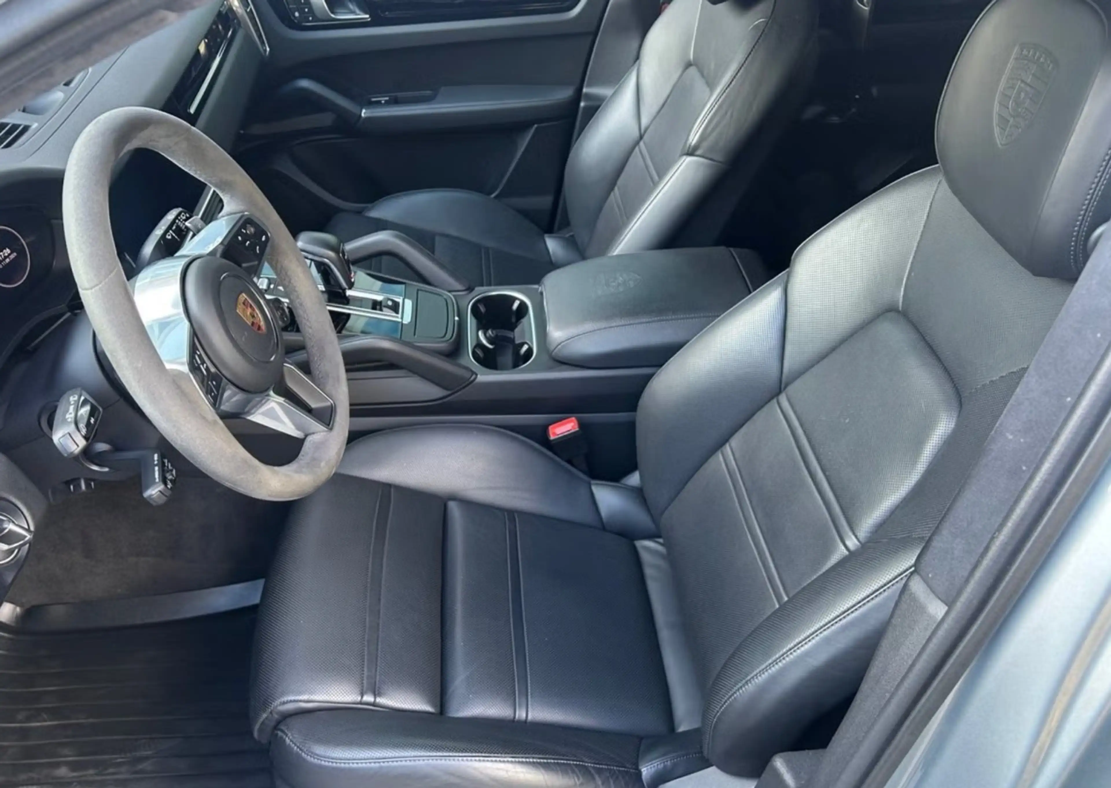 Porsche Cayenne E-Hybrid — photo 27