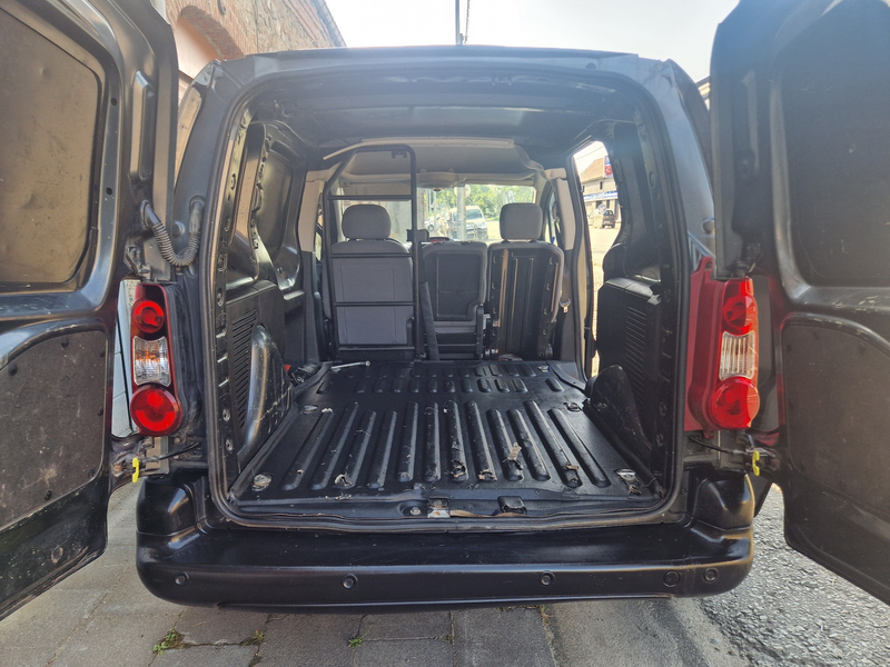Peugeot Partner 1.6 HDi UTILITAIRE 3 PLACES EURO6B *** CLIM/CAPTEURS/REGULATEUR *** — photo 12