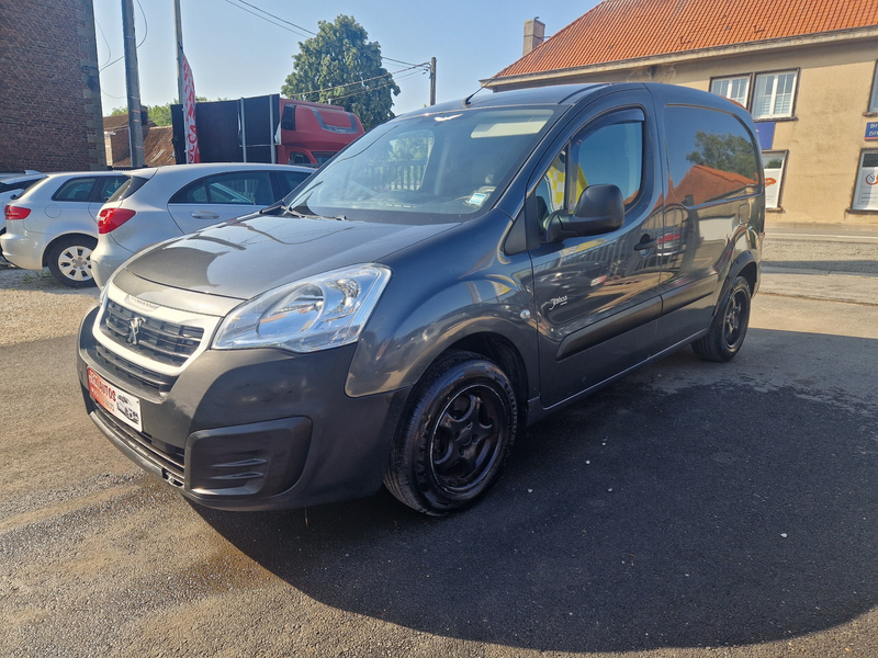 Peugeot Partner 1.6 HDi UTILITAIRE 3 PLACES EURO6B *** CLIM/CAPTEURS/REGULATEUR ***