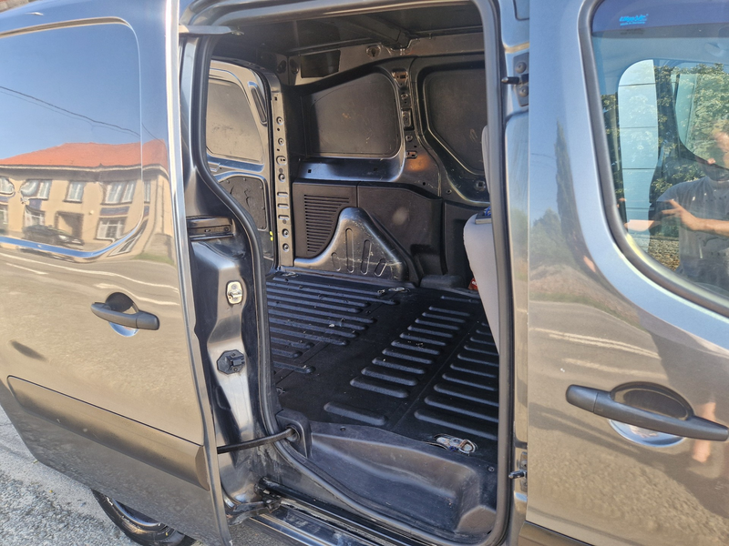 Peugeot Partner 1.6 HDi UTILITAIRE 3 PLACES EURO6B *** CLIM/CAPTEURS/REGULATEUR *** — photo 13