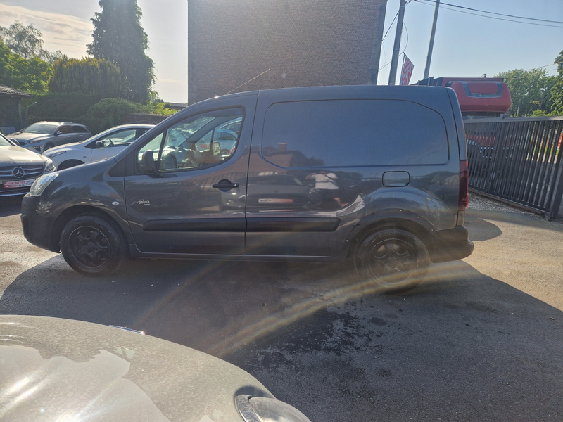 Peugeot Partner 1.6 HDi UTILITAIRE 3 PLACES EURO6B *** CLIM/CAPTEURS/REGULATEUR *** — photo 8