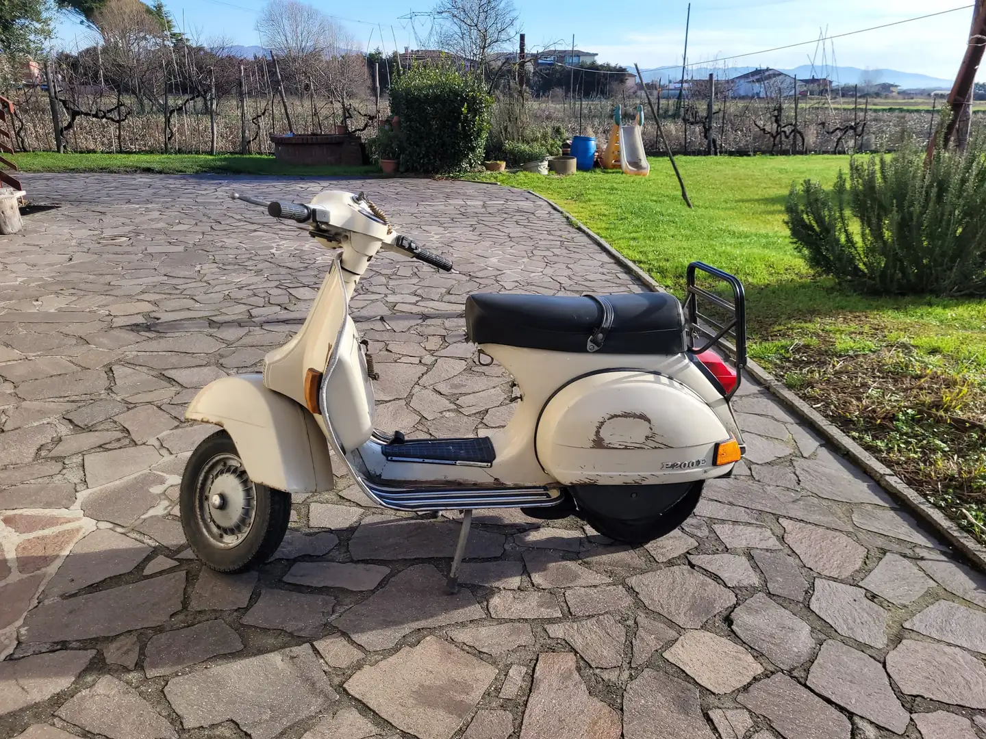 Vespa P 200 E Beige - 2
