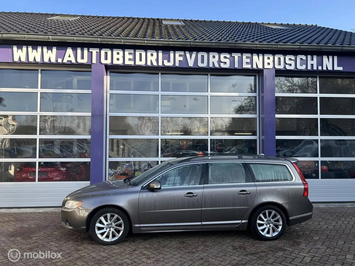 Volvo V70 3.2 AWD Summum * LPG G 3 * NAVIGATIE Grijs - 2
