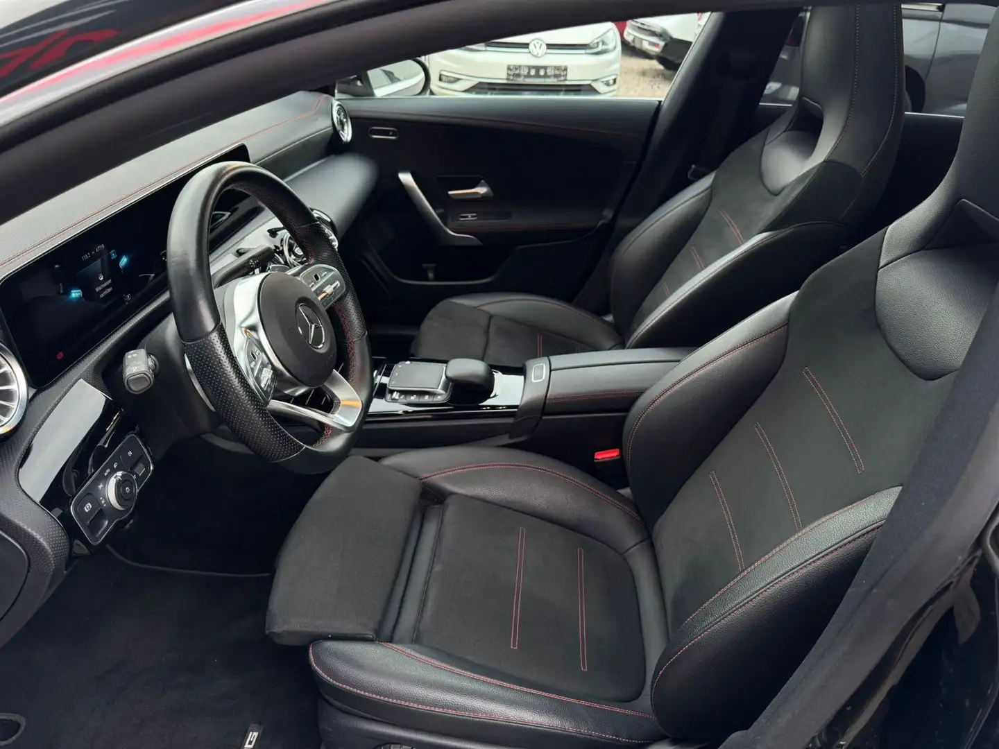 Mercedes-Benz CLA 200 Shooting Brake AMG Line Pano AHK schwenk Schwarz - 2