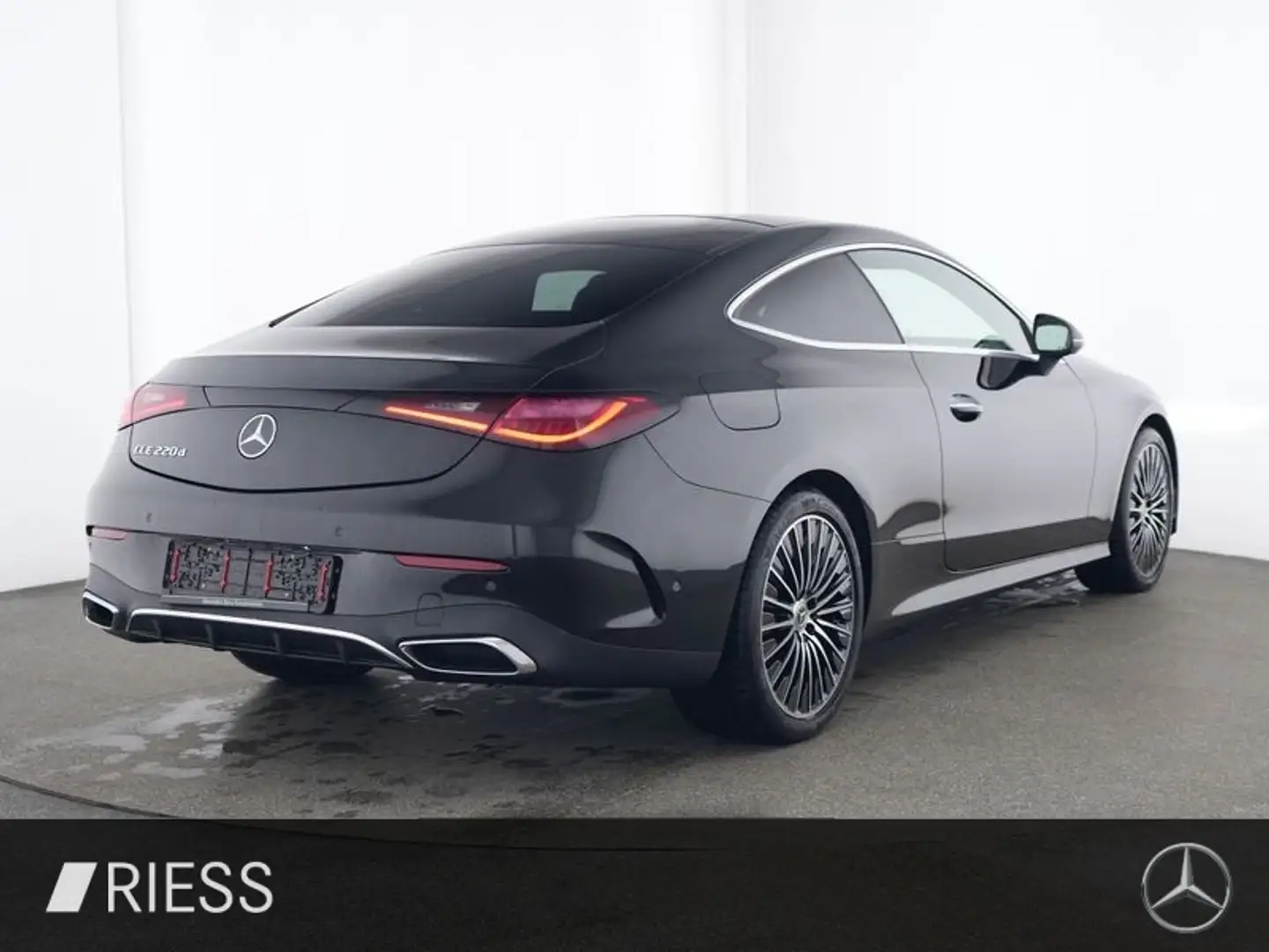 Mercedes-Benz CLE 220 d AMG Sport LED Pano W-Paket Ambi Kamera Noir - 2