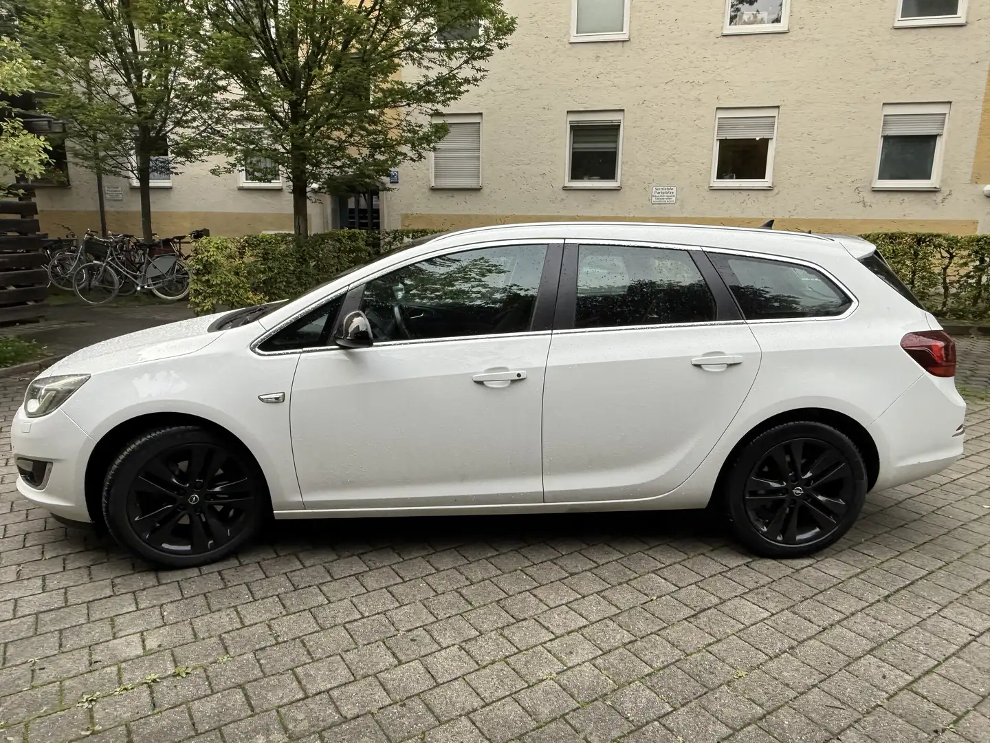 Opel Astra Astra 1.6 CDTI DPF ecoFLEX Sports TourerStart/Stop Weiß - 2